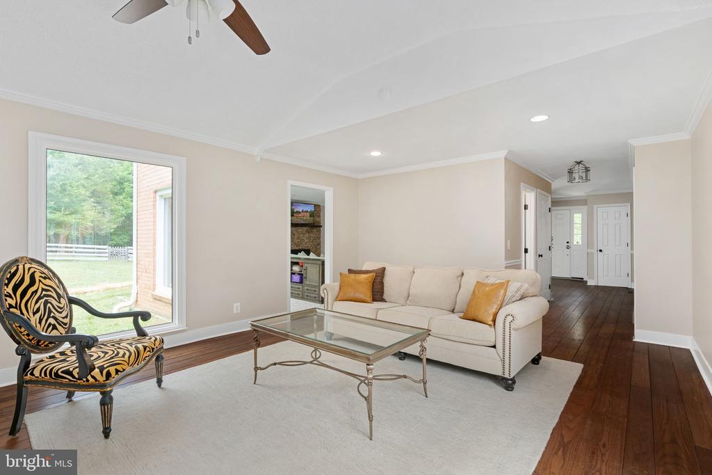 8250 SINGING WOOD CT, SPOTSYLVANIA, Virginia 22553, 4 Bedrooms Bedrooms, ,2 BathroomsBathrooms,Residential,8250 SINGING WOOD CT,VASP2043164 MLS # VASP2043164