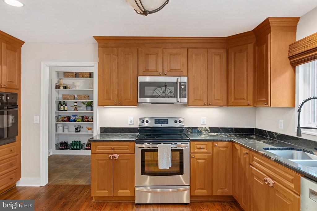 8250 SINGING WOOD CT, SPOTSYLVANIA, Virginia 22553, 4 Bedrooms Bedrooms, ,2 BathroomsBathrooms,Residential,8250 SINGING WOOD CT,VASP2043164 MLS # VASP2043164
