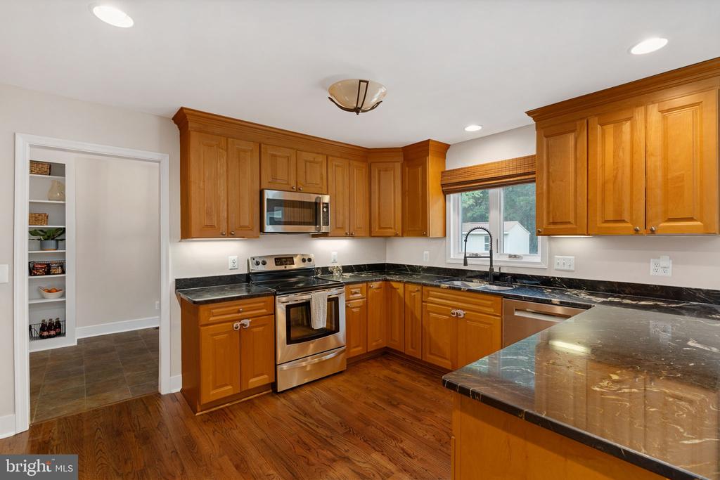 8250 SINGING WOOD CT, SPOTSYLVANIA, Virginia 22553, 4 Bedrooms Bedrooms, ,2 BathroomsBathrooms,Residential,8250 SINGING WOOD CT,VASP2043164 MLS # VASP2043164