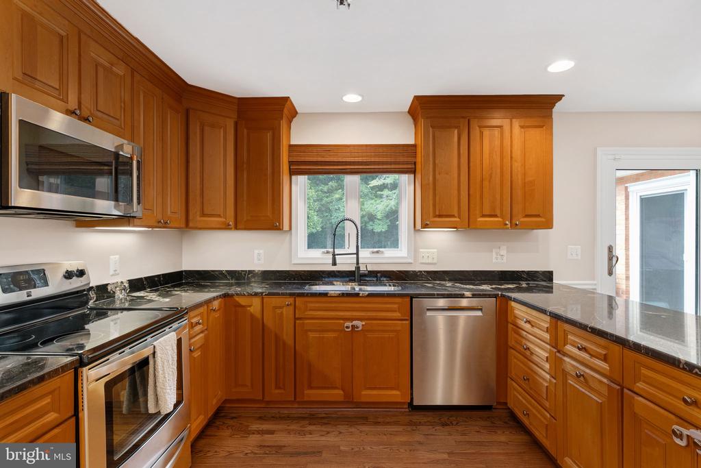 8250 SINGING WOOD CT, SPOTSYLVANIA, Virginia 22553, 4 Bedrooms Bedrooms, ,2 BathroomsBathrooms,Residential,8250 SINGING WOOD CT,VASP2043164 MLS # VASP2043164