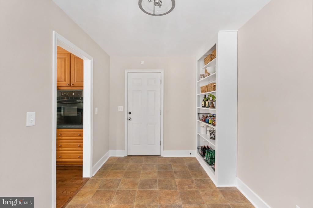 8250 SINGING WOOD CT, SPOTSYLVANIA, Virginia 22553, 4 Bedrooms Bedrooms, ,2 BathroomsBathrooms,Residential,8250 SINGING WOOD CT,VASP2043164 MLS # VASP2043164
