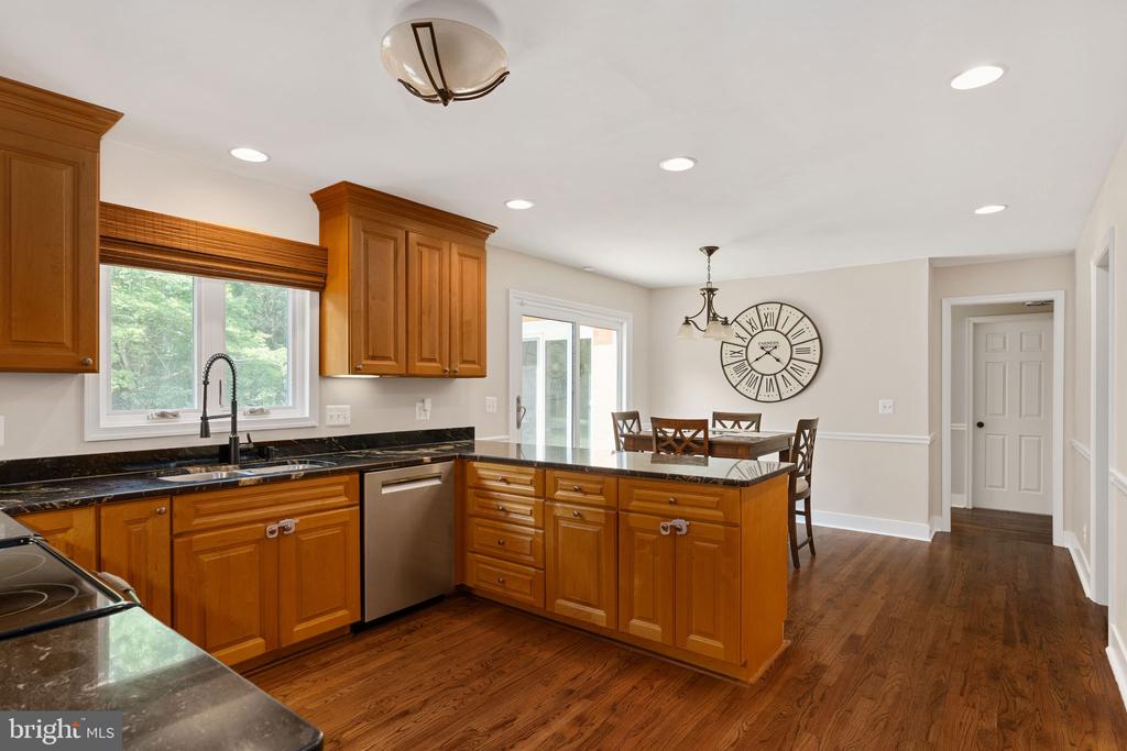 8250 SINGING WOOD CT, SPOTSYLVANIA, Virginia 22553, 4 Bedrooms Bedrooms, ,2 BathroomsBathrooms,Residential,8250 SINGING WOOD CT,VASP2043164 MLS # VASP2043164