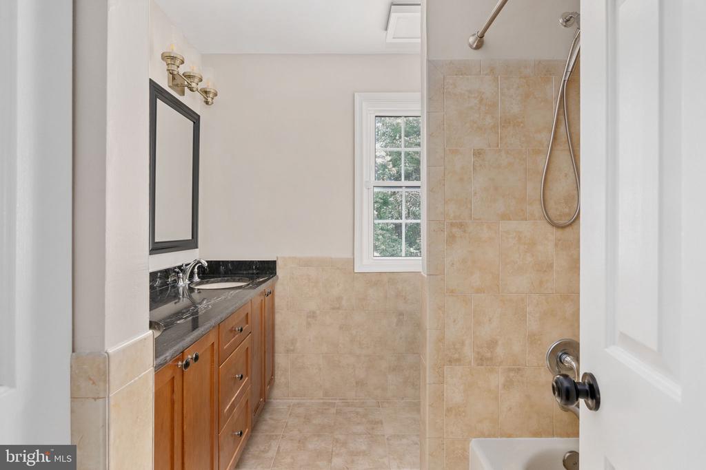 8250 SINGING WOOD CT, SPOTSYLVANIA, Virginia 22553, 4 Bedrooms Bedrooms, ,2 BathroomsBathrooms,Residential,8250 SINGING WOOD CT,VASP2043164 MLS # VASP2043164
