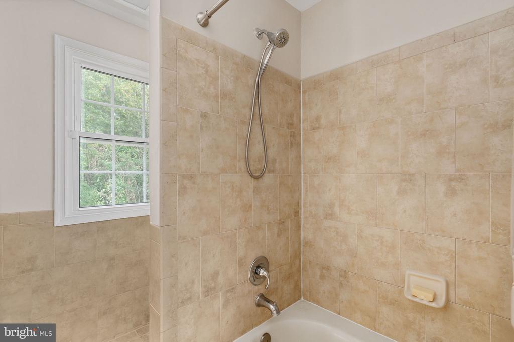 8250 SINGING WOOD CT, SPOTSYLVANIA, Virginia 22553, 4 Bedrooms Bedrooms, ,2 BathroomsBathrooms,Residential,8250 SINGING WOOD CT,VASP2043164 MLS # VASP2043164