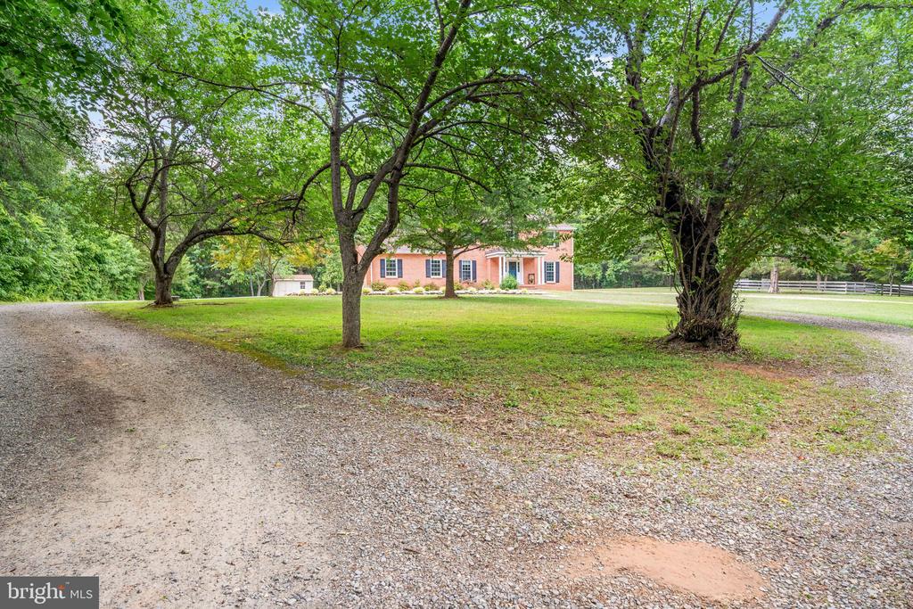 8250 SINGING WOOD CT, SPOTSYLVANIA, Virginia 22553, 4 Bedrooms Bedrooms, ,2 BathroomsBathrooms,Residential,8250 SINGING WOOD CT,VASP2043164 MLS # VASP2043164