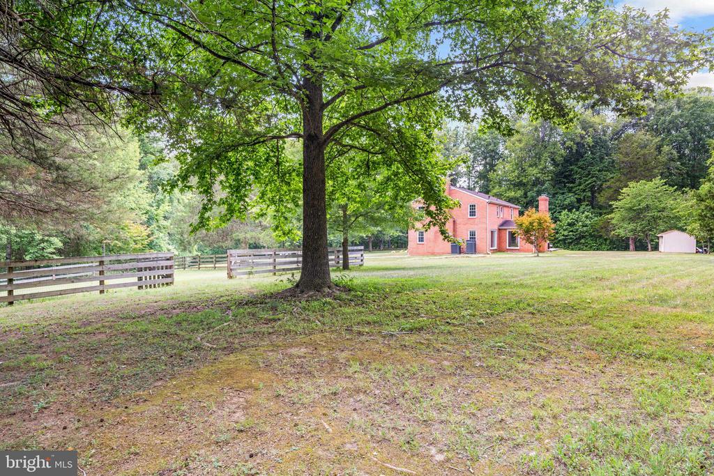 8250 SINGING WOOD CT, SPOTSYLVANIA, Virginia 22553, 4 Bedrooms Bedrooms, ,2 BathroomsBathrooms,Residential,8250 SINGING WOOD CT,VASP2043164 MLS # VASP2043164
