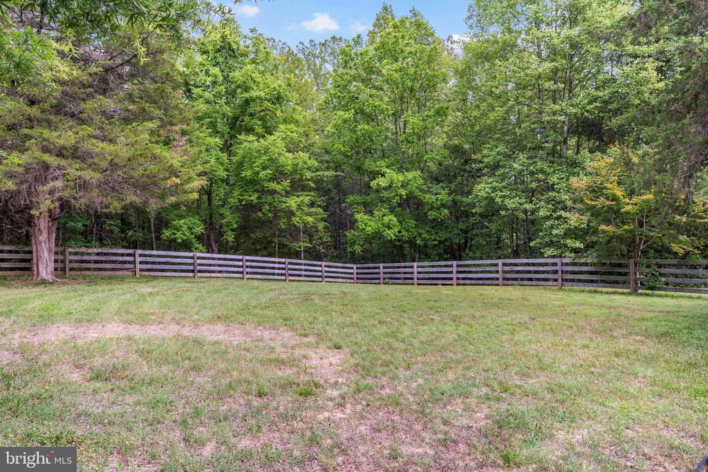 8250 SINGING WOOD CT, SPOTSYLVANIA, Virginia 22553, 4 Bedrooms Bedrooms, ,2 BathroomsBathrooms,Residential,8250 SINGING WOOD CT,VASP2043164 MLS # VASP2043164