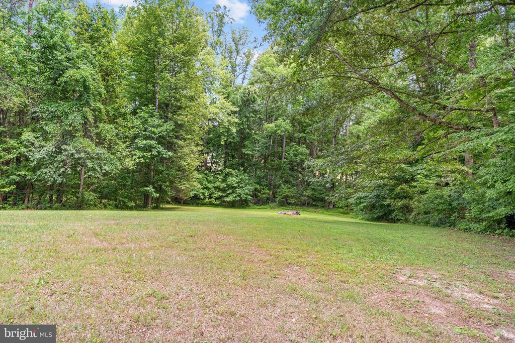 8250 SINGING WOOD CT, SPOTSYLVANIA, Virginia 22553, 4 Bedrooms Bedrooms, ,2 BathroomsBathrooms,Residential,8250 SINGING WOOD CT,VASP2043164 MLS # VASP2043164