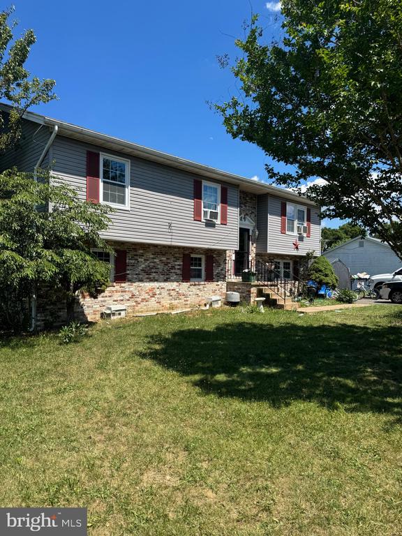 12235 CEDARWOOD DR, REMINGTON, Virginia 22734, 6 Bedrooms Bedrooms, ,3 BathroomsBathrooms,Residential,THE MEADOWS,12235 CEDARWOOD DR,VAFQ2022746 MLS # VAFQ2022746