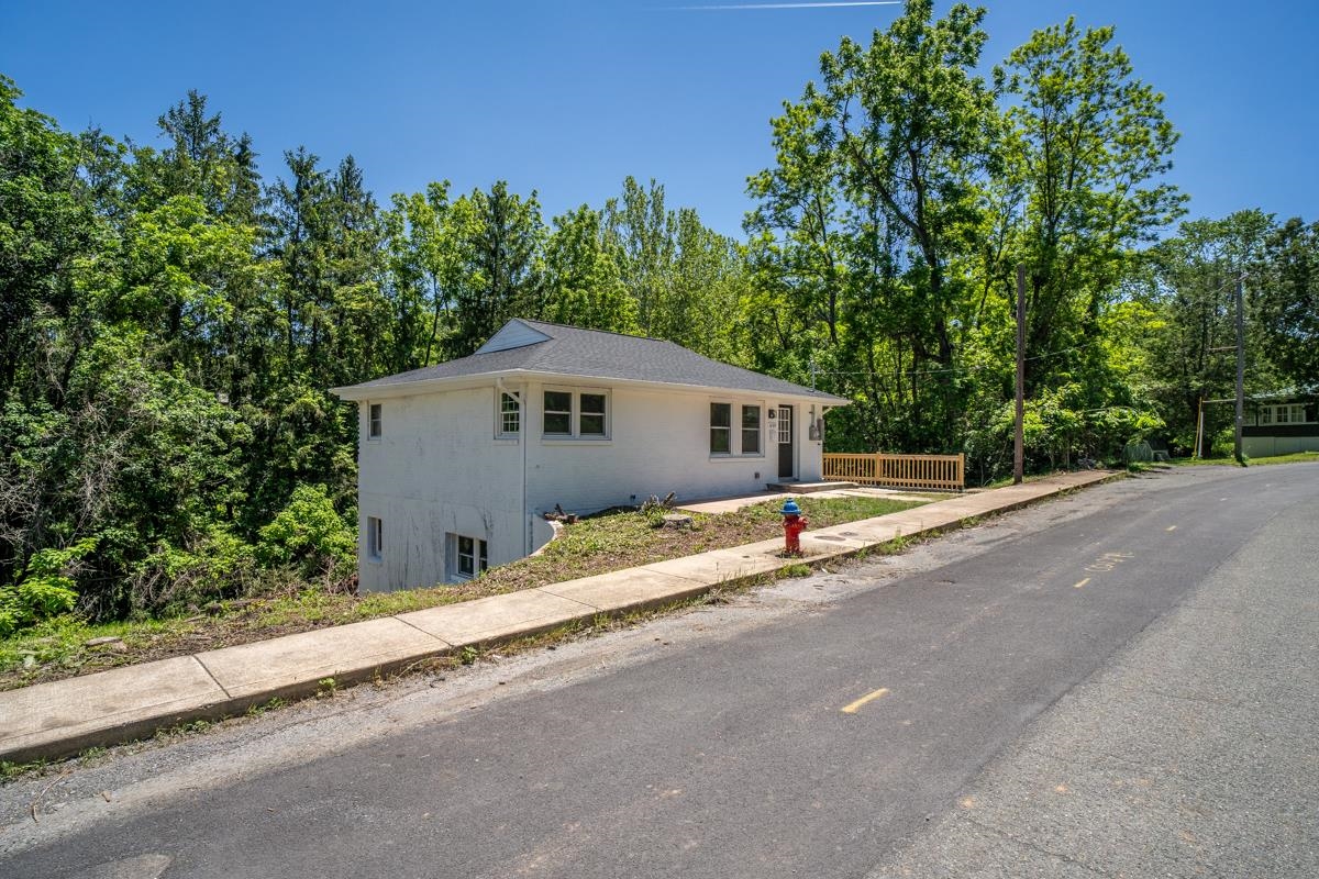 1205 BURNETT ST, STAUNTON, Virginia 24401, 2 Bedrooms Bedrooms, ,1 BathroomBathrooms,Residential,1205 BURNETT ST,677740 MLS # 677740