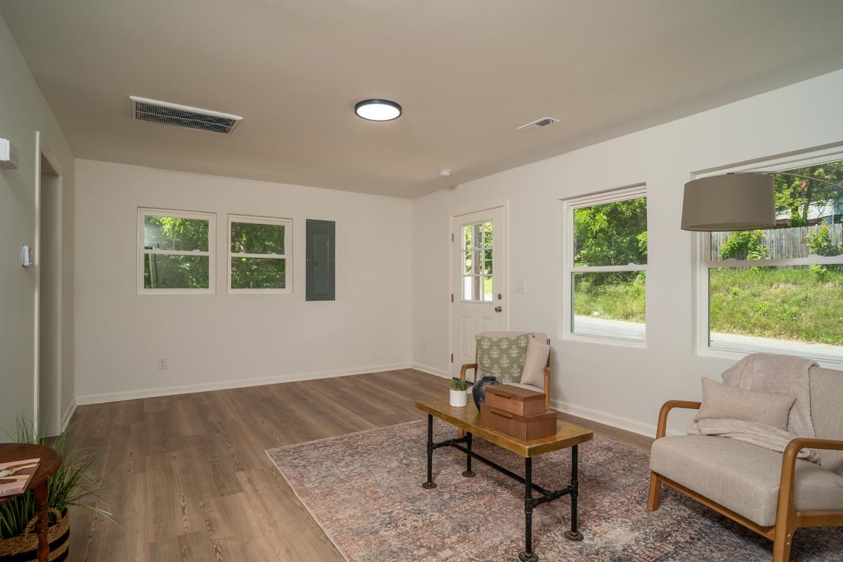 1205 BURNETT ST, STAUNTON, Virginia 24401, 2 Bedrooms Bedrooms, ,1 BathroomBathrooms,Residential,1205 BURNETT ST,677740 MLS # 677740