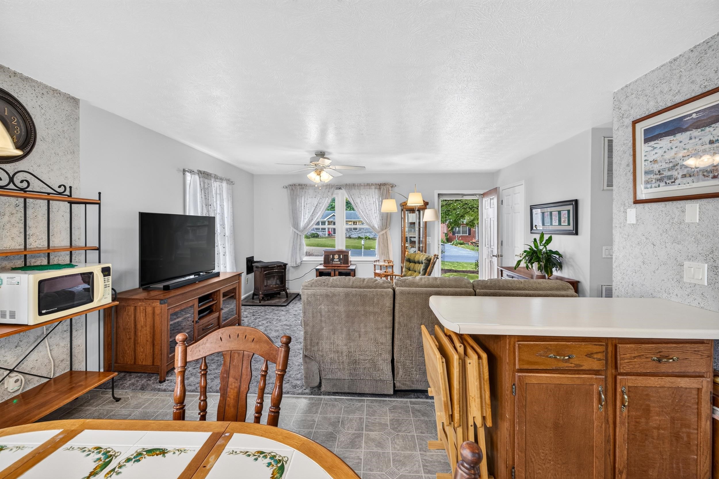 229 1ST ST, BROADWAY, Virginia 22815, 3 Bedrooms Bedrooms, ,1 BathroomBathrooms,Residential,229 1ST ST,678688 MLS # 678688