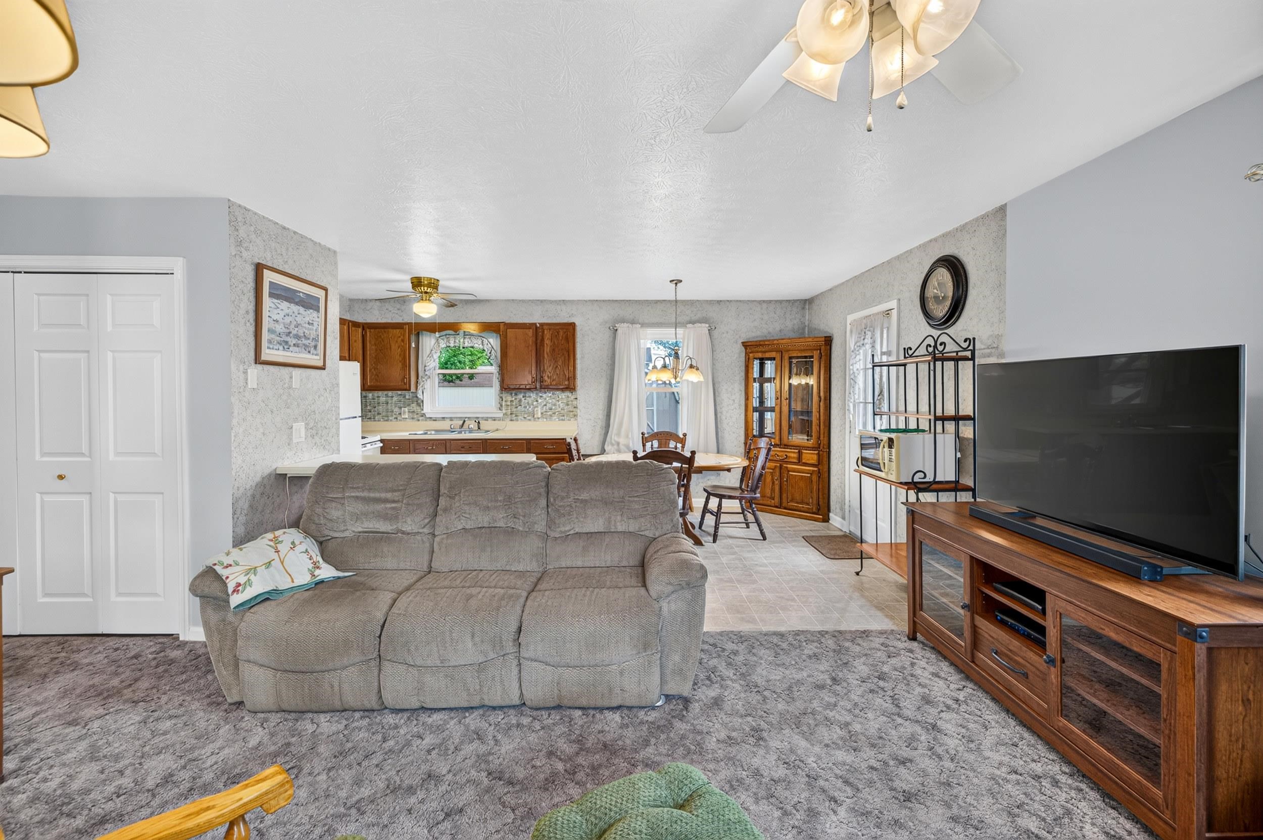 229 1ST ST, BROADWAY, Virginia 22815, 3 Bedrooms Bedrooms, ,1 BathroomBathrooms,Residential,229 1ST ST,678688 MLS # 678688