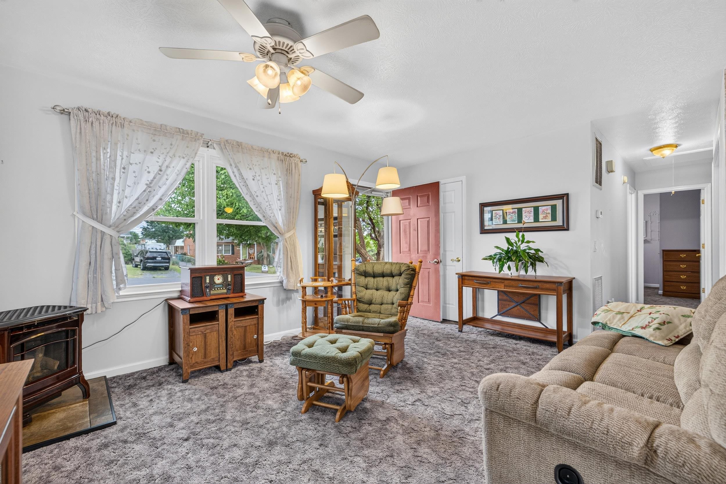 229 1ST ST, BROADWAY, Virginia 22815, 3 Bedrooms Bedrooms, ,1 BathroomBathrooms,Residential,229 1ST ST,678688 MLS # 678688
