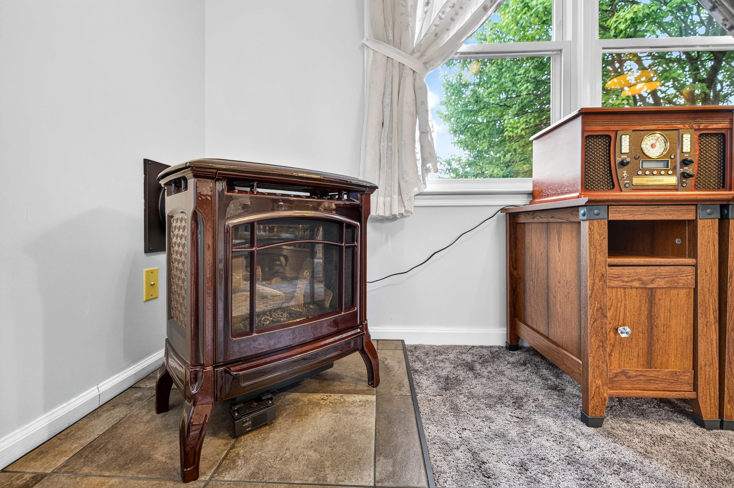 229 1ST ST, BROADWAY, Virginia 22815, 3 Bedrooms Bedrooms, ,1 BathroomBathrooms,Residential,229 1ST ST,678688 MLS # 678688