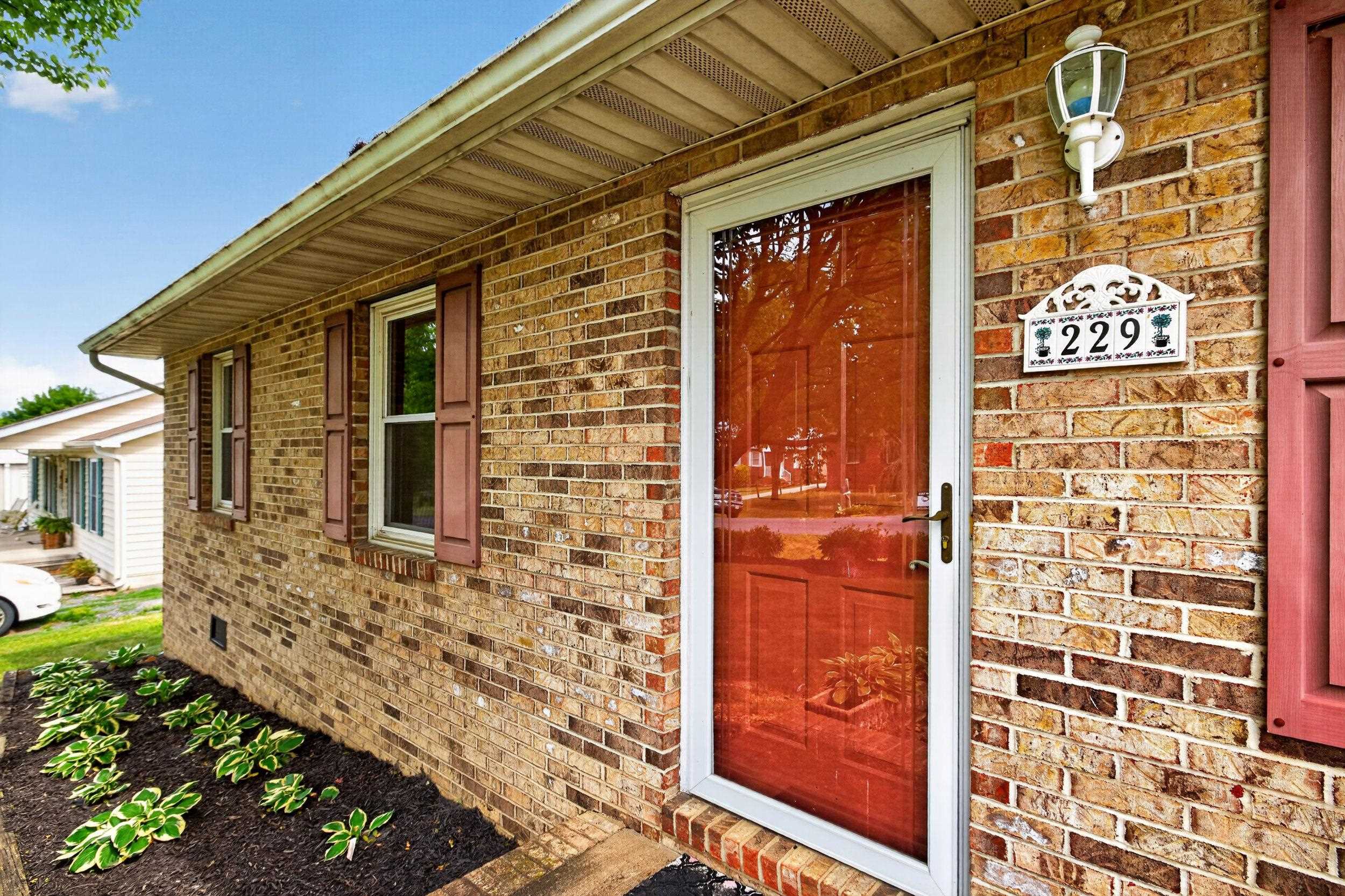 229 1ST ST, BROADWAY, Virginia 22815, 3 Bedrooms Bedrooms, ,1 BathroomBathrooms,Residential,229 1ST ST,678688 MLS # 678688