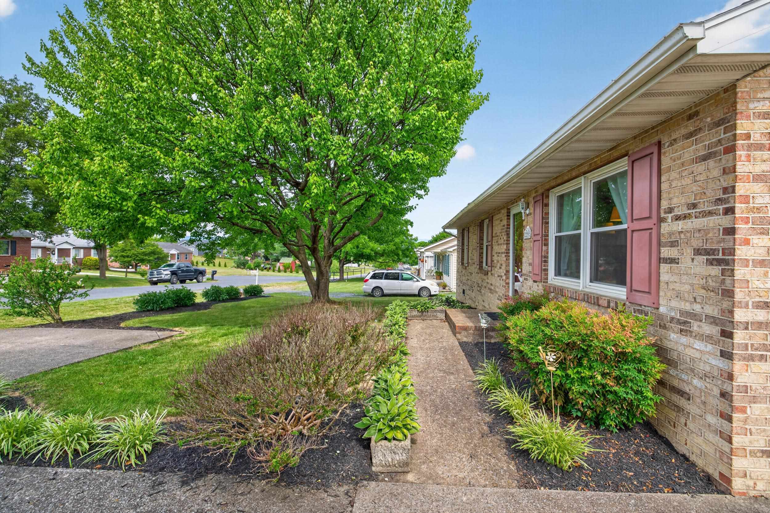229 1ST ST, BROADWAY, Virginia 22815, 3 Bedrooms Bedrooms, ,1 BathroomBathrooms,Residential,229 1ST ST,678688 MLS # 678688