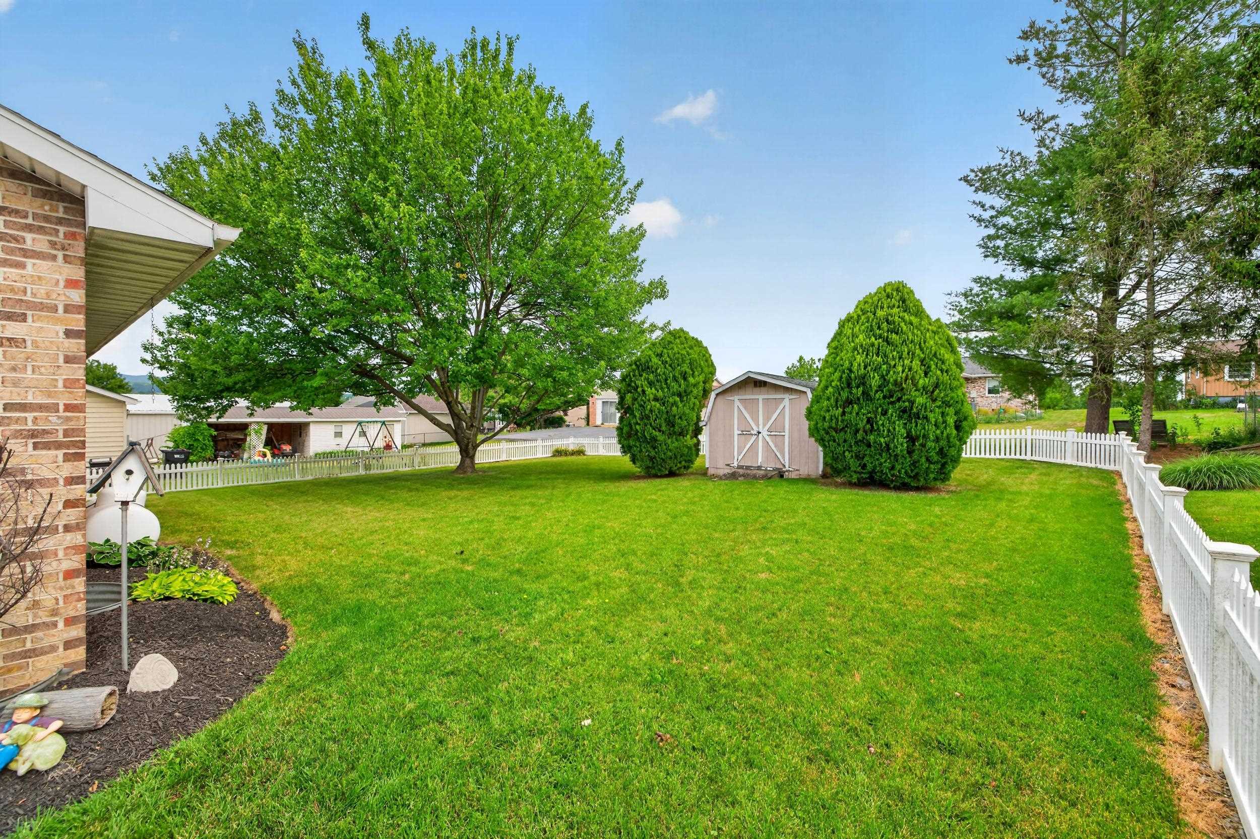 229 1ST ST, BROADWAY, Virginia 22815, 3 Bedrooms Bedrooms, ,1 BathroomBathrooms,Residential,229 1ST ST,678688 MLS # 678688