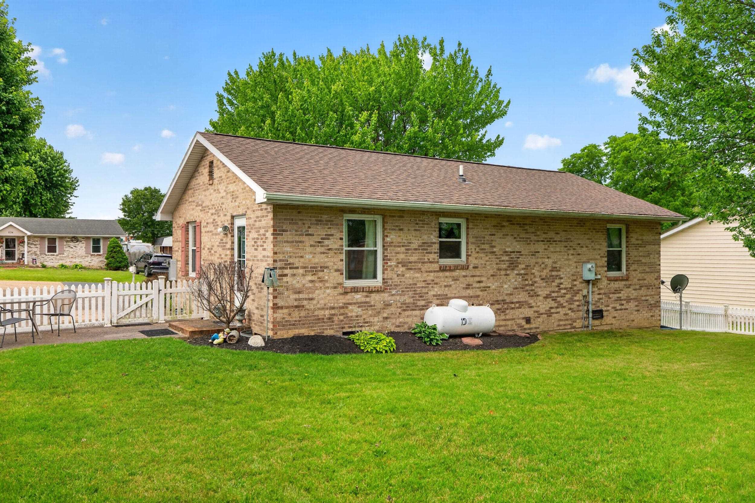 229 1ST ST, BROADWAY, Virginia 22815, 3 Bedrooms Bedrooms, ,1 BathroomBathrooms,Residential,229 1ST ST,678688 MLS # 678688