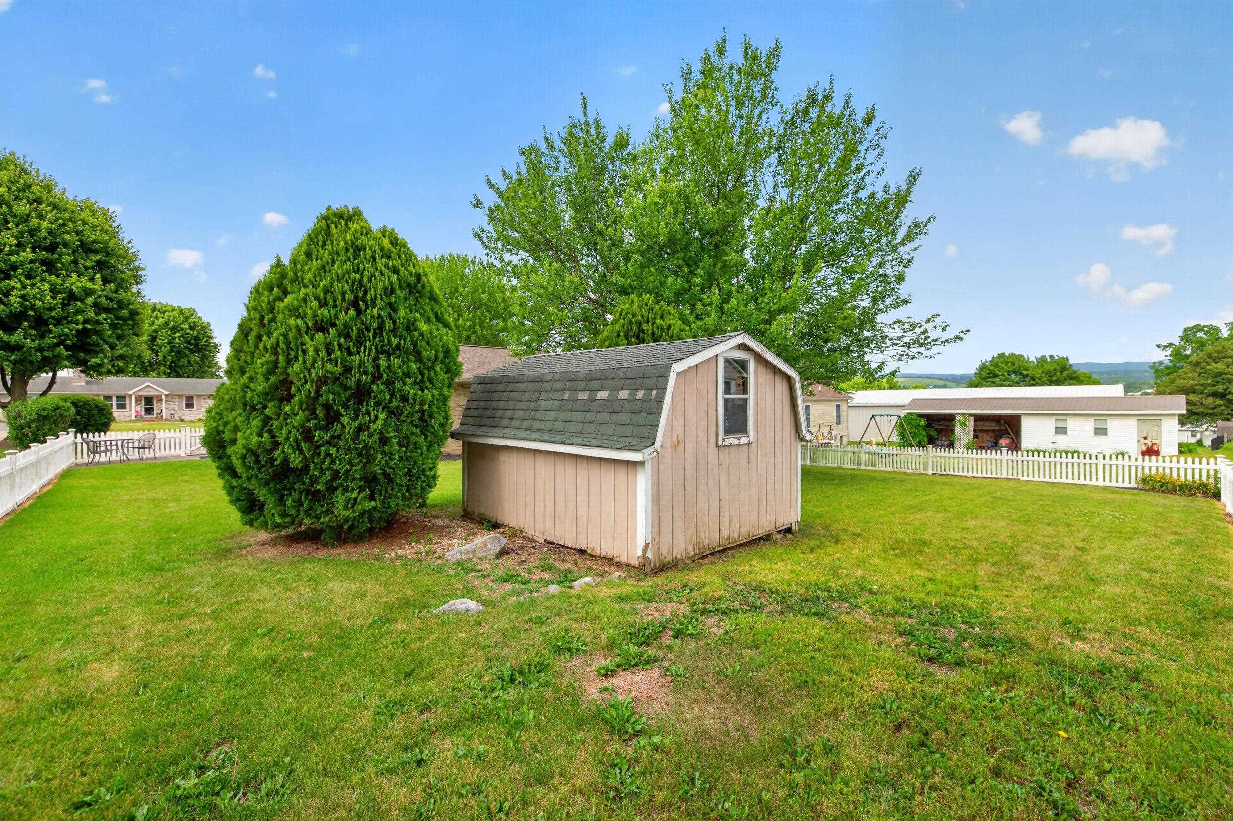 229 1ST ST, BROADWAY, Virginia 22815, 3 Bedrooms Bedrooms, ,1 BathroomBathrooms,Residential,229 1ST ST,678688 MLS # 678688