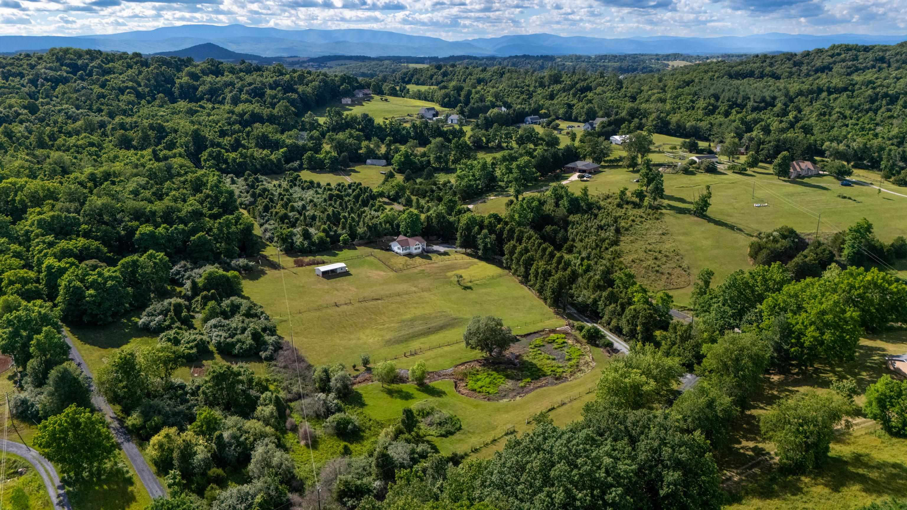2425 OLD GREENVILLE RD, STAUNTON, Virginia 24401, 3 Bedrooms Bedrooms, ,2 BathroomsBathrooms,Residential,2425 OLD GREENVILLE RD,678837 MLS # 678837