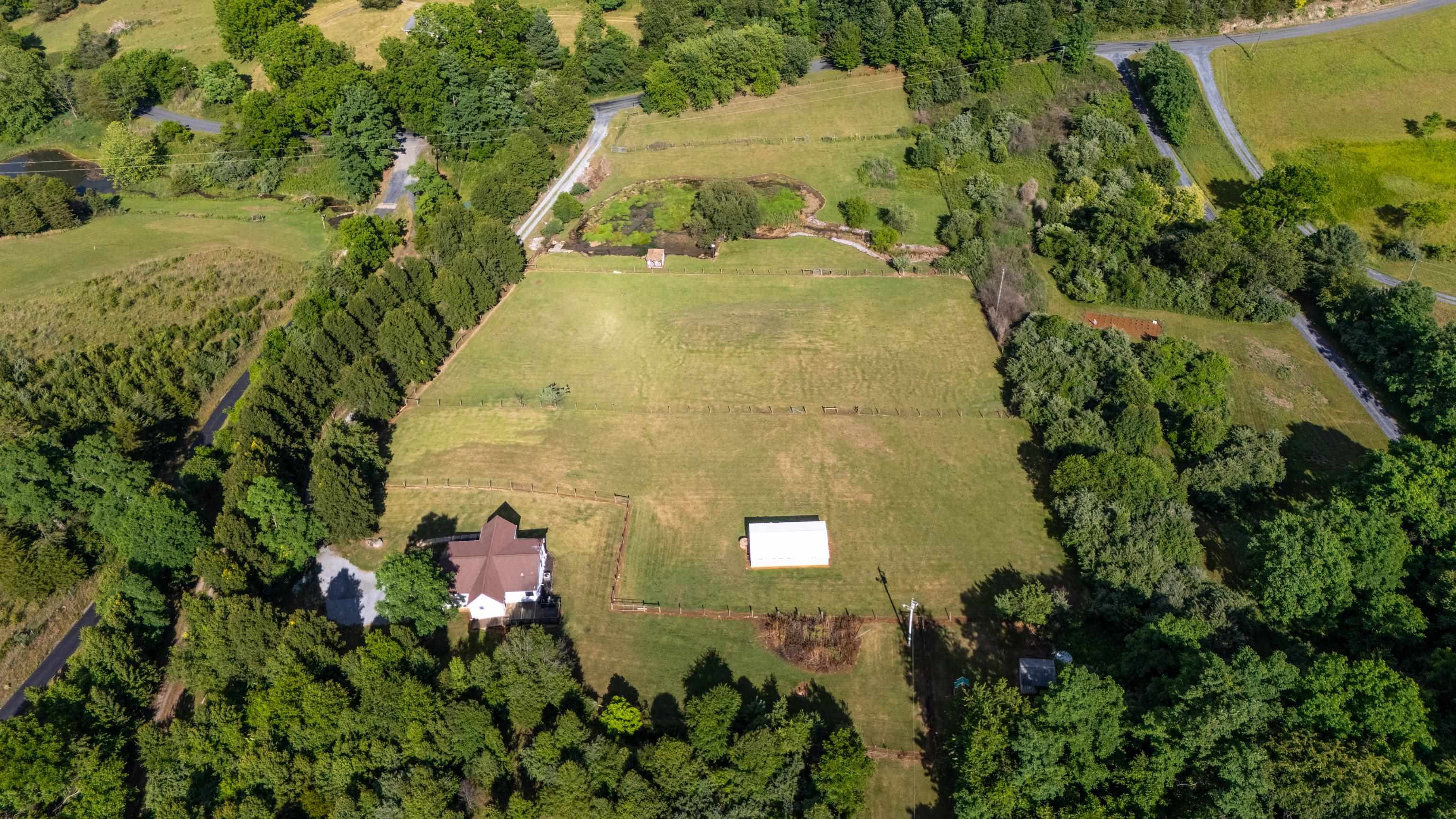 2425 OLD GREENVILLE RD, STAUNTON, Virginia 24401, 3 Bedrooms Bedrooms, ,2 BathroomsBathrooms,Residential,2425 OLD GREENVILLE RD,678837 MLS # 678837