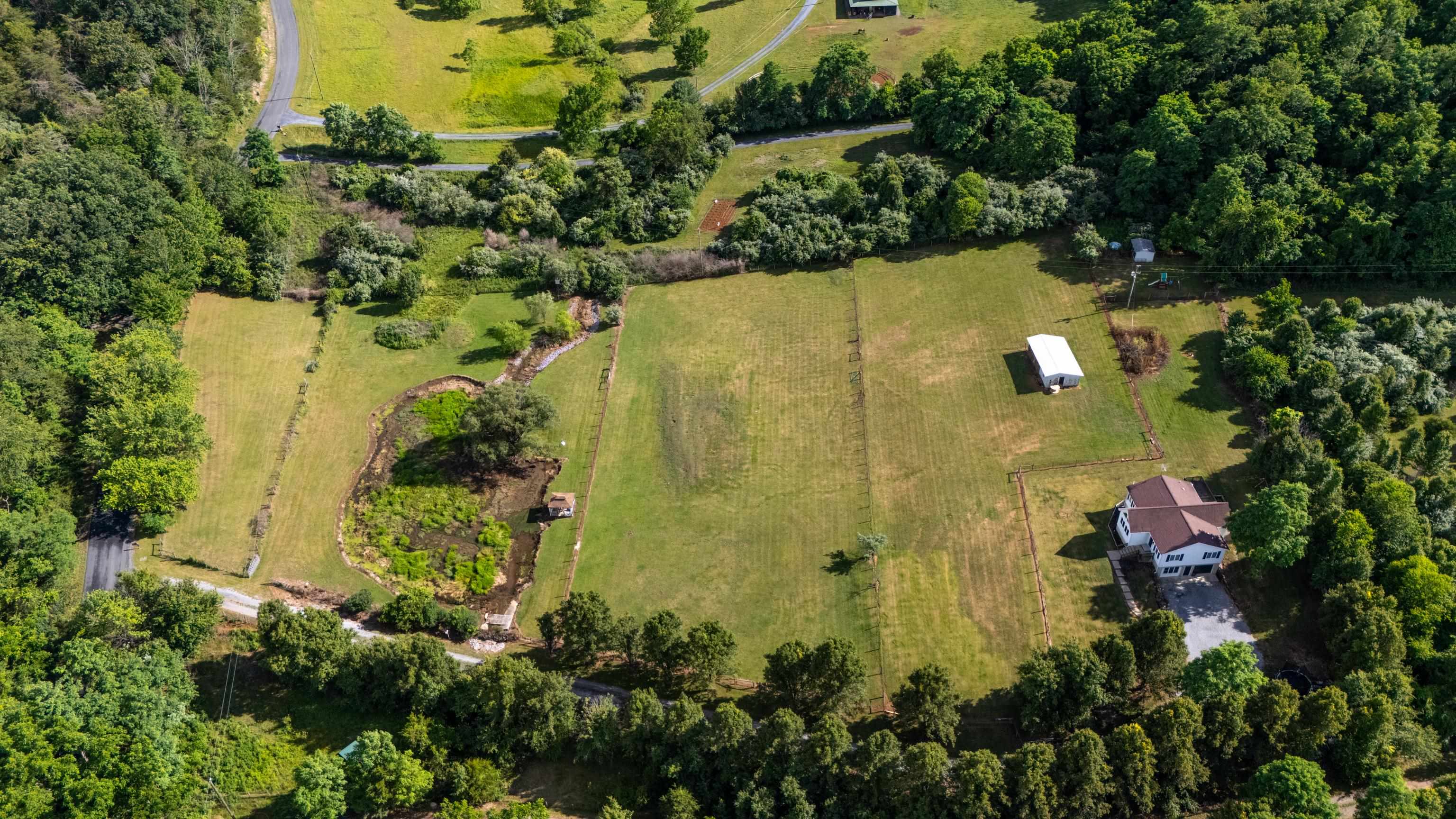 2425 OLD GREENVILLE RD, STAUNTON, Virginia 24401, 3 Bedrooms Bedrooms, ,2 BathroomsBathrooms,Residential,2425 OLD GREENVILLE RD,678837 MLS # 678837