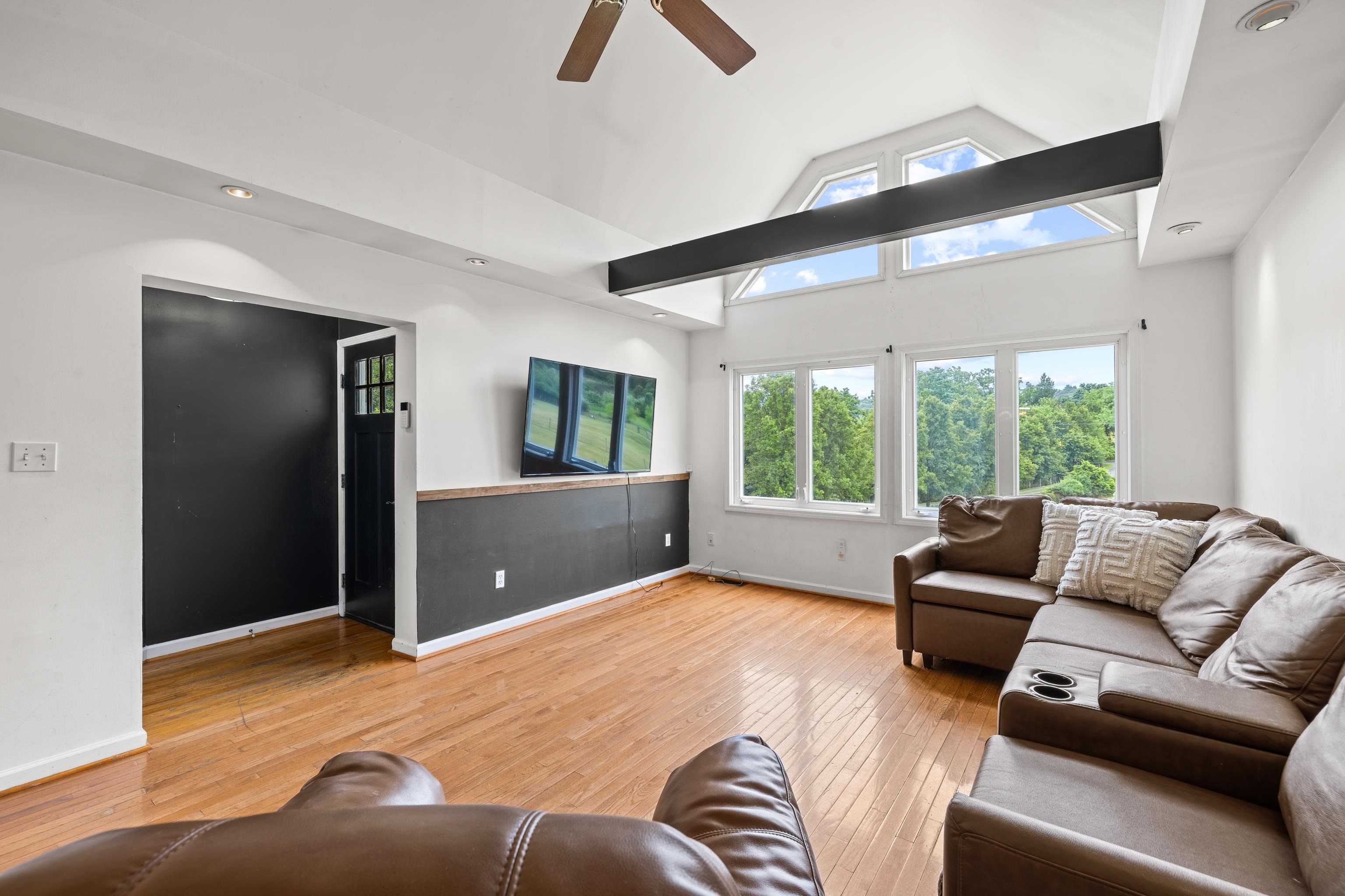 2425 OLD GREENVILLE RD, STAUNTON, Virginia 24401, 3 Bedrooms Bedrooms, ,2 BathroomsBathrooms,Residential,2425 OLD GREENVILLE RD,678837 MLS # 678837