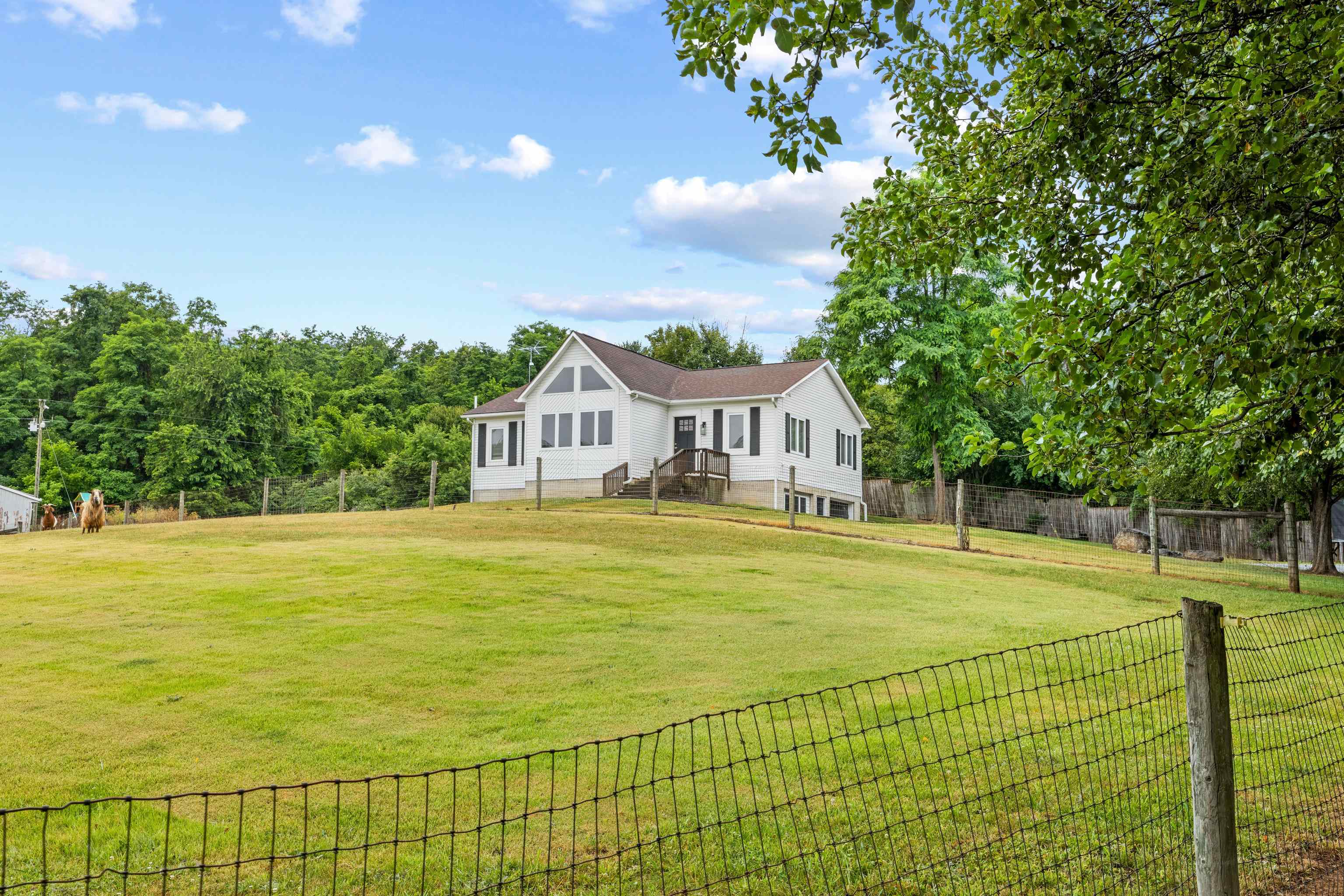 2425 OLD GREENVILLE RD, STAUNTON, Virginia 24401, 3 Bedrooms Bedrooms, ,2 BathroomsBathrooms,Residential,2425 OLD GREENVILLE RD,678837 MLS # 678837