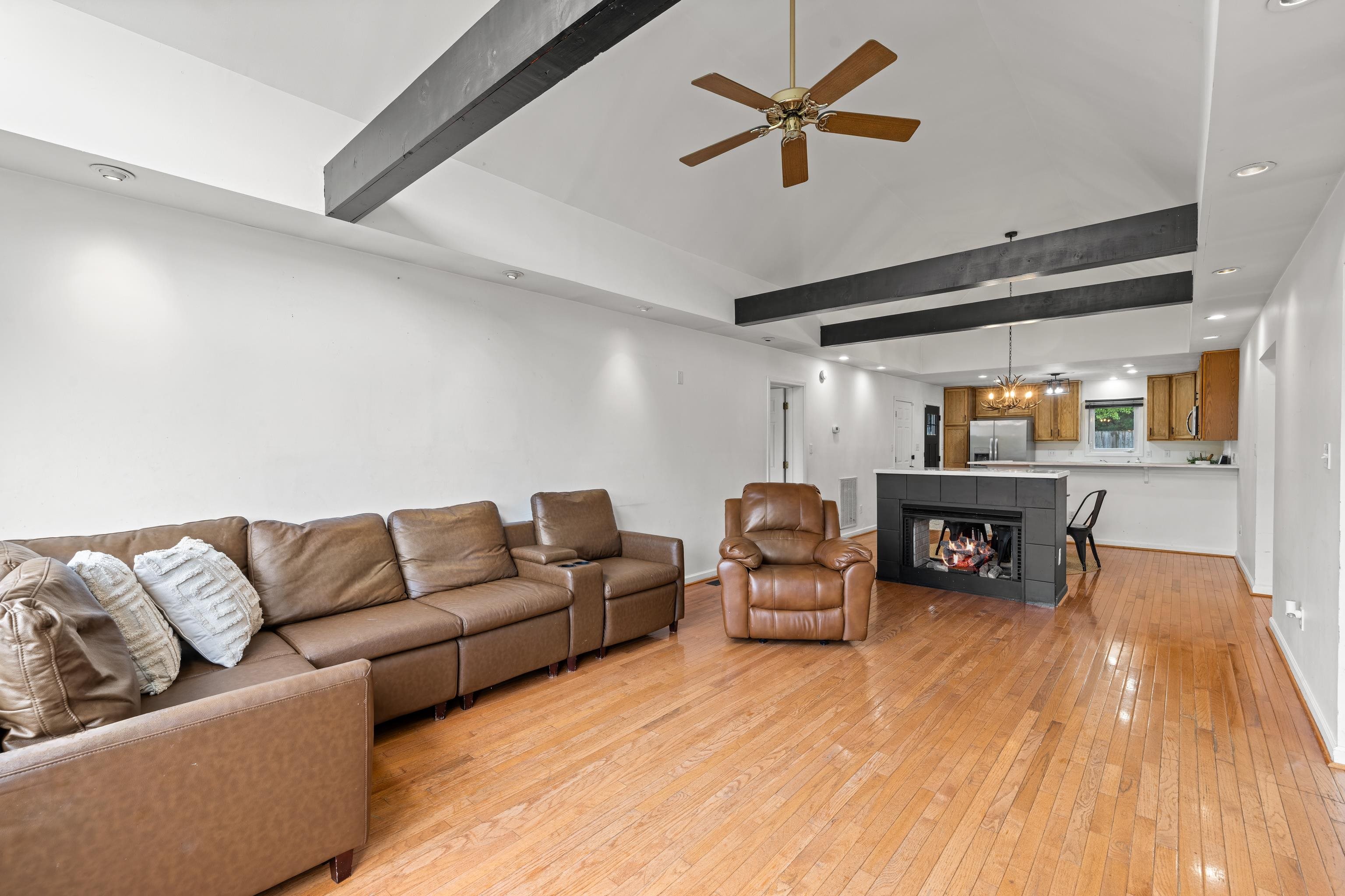 2425 OLD GREENVILLE RD, STAUNTON, Virginia 24401, 3 Bedrooms Bedrooms, ,2 BathroomsBathrooms,Residential,2425 OLD GREENVILLE RD,678837 MLS # 678837