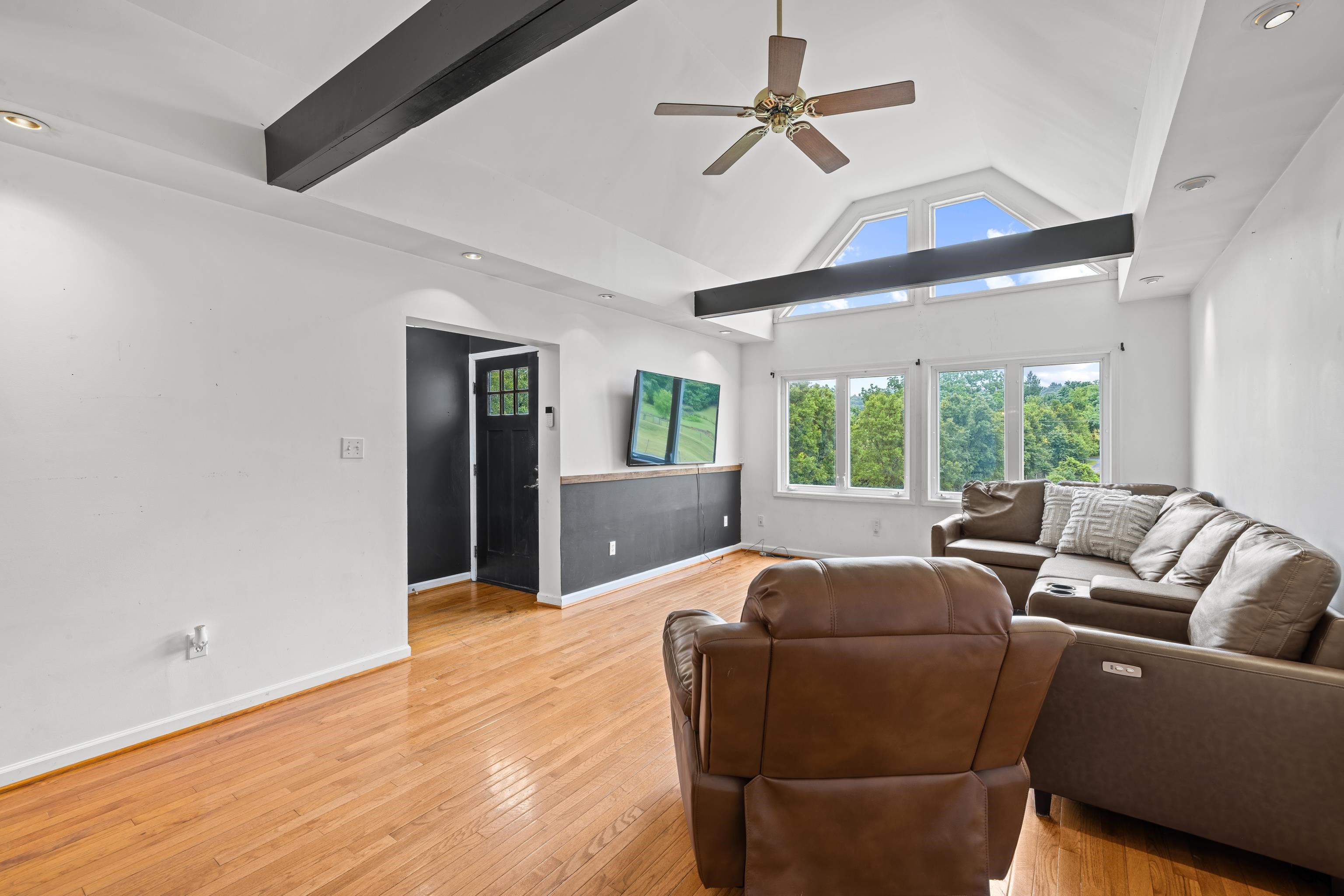 2425 OLD GREENVILLE RD, STAUNTON, Virginia 24401, 3 Bedrooms Bedrooms, ,2 BathroomsBathrooms,Residential,2425 OLD GREENVILLE RD,678837 MLS # 678837