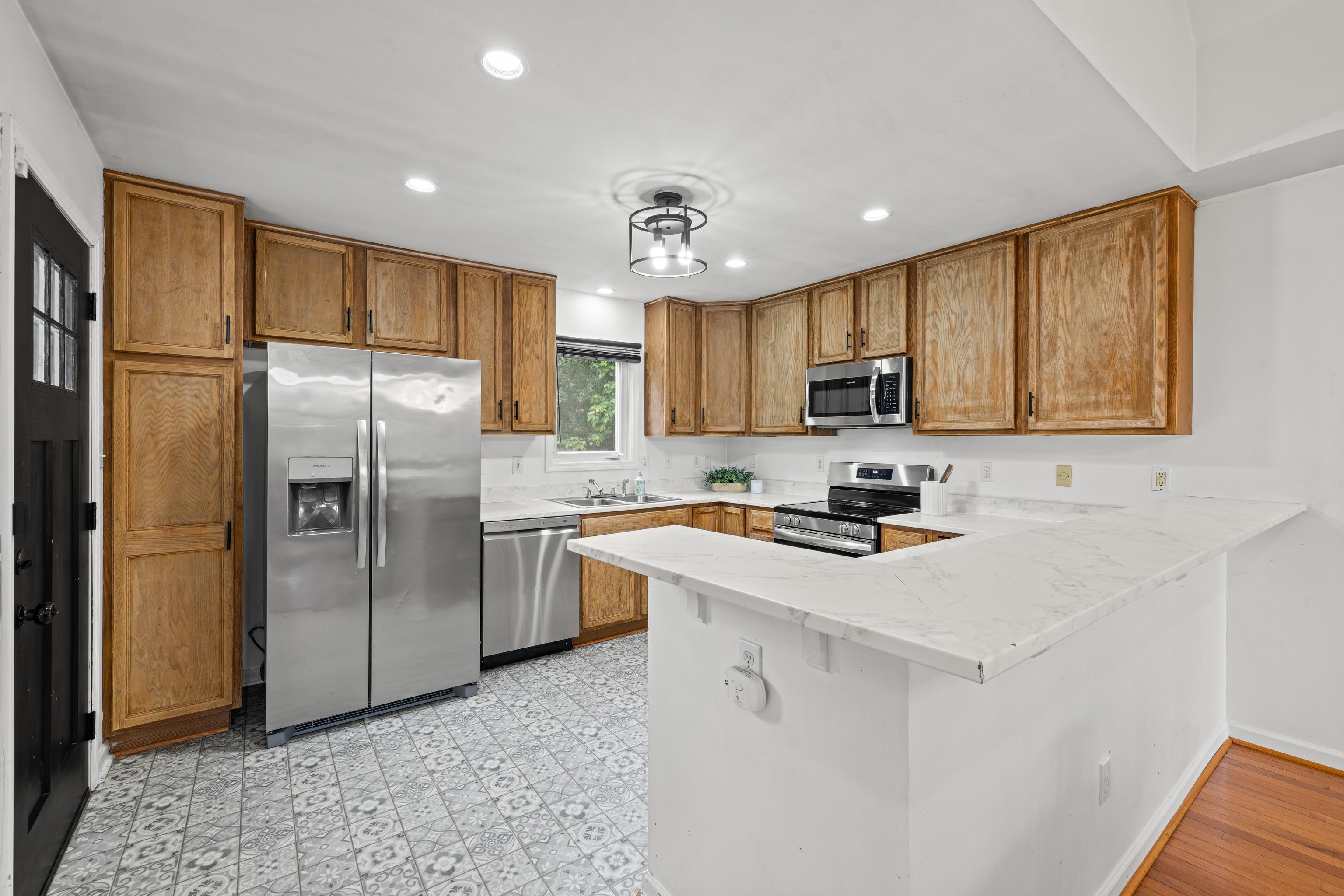 2425 OLD GREENVILLE RD, STAUNTON, Virginia 24401, 3 Bedrooms Bedrooms, ,2 BathroomsBathrooms,Residential,2425 OLD GREENVILLE RD,678837 MLS # 678837