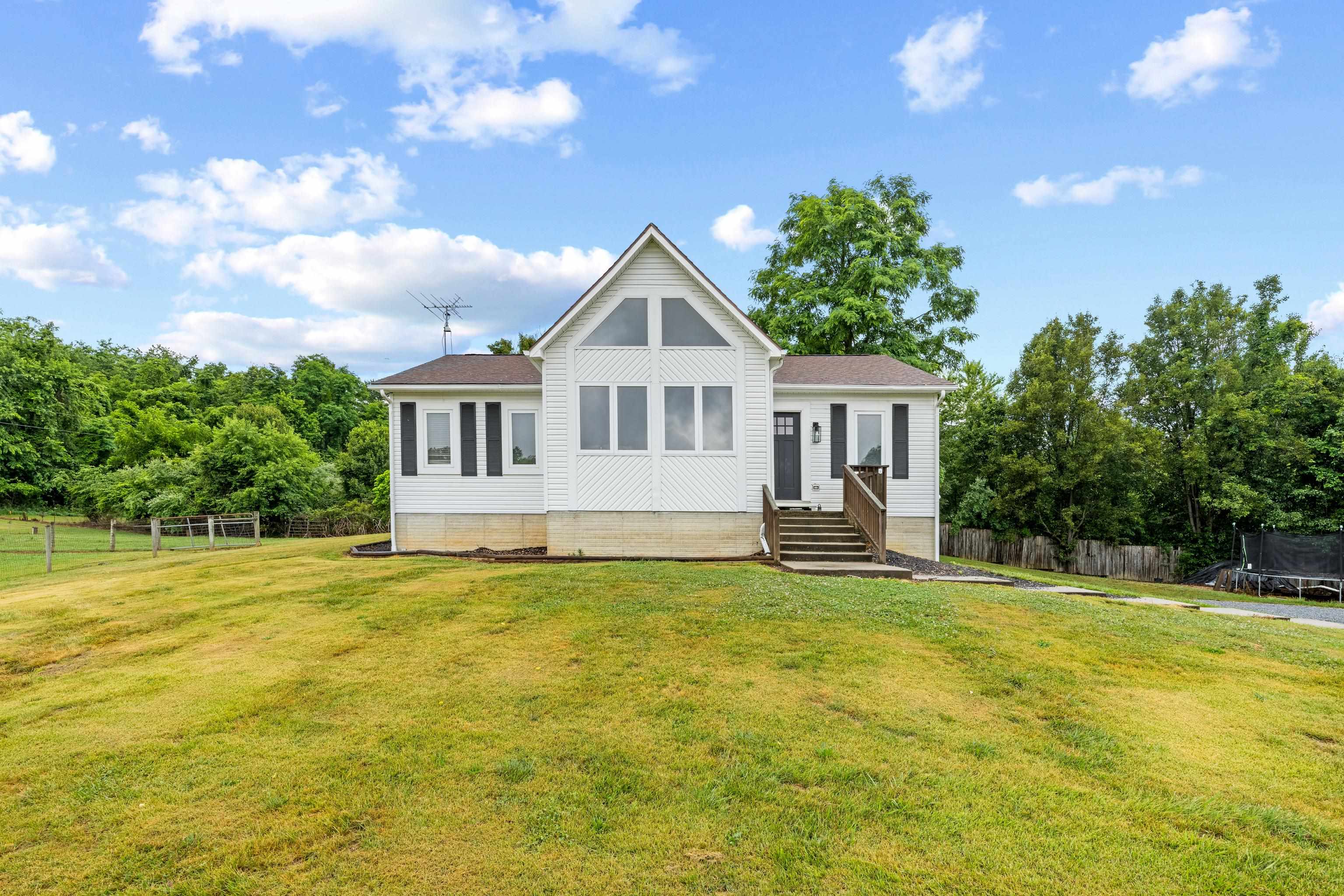 2425 OLD GREENVILLE RD, STAUNTON, Virginia 24401, 3 Bedrooms Bedrooms, ,2 BathroomsBathrooms,Residential,2425 OLD GREENVILLE RD,678837 MLS # 678837