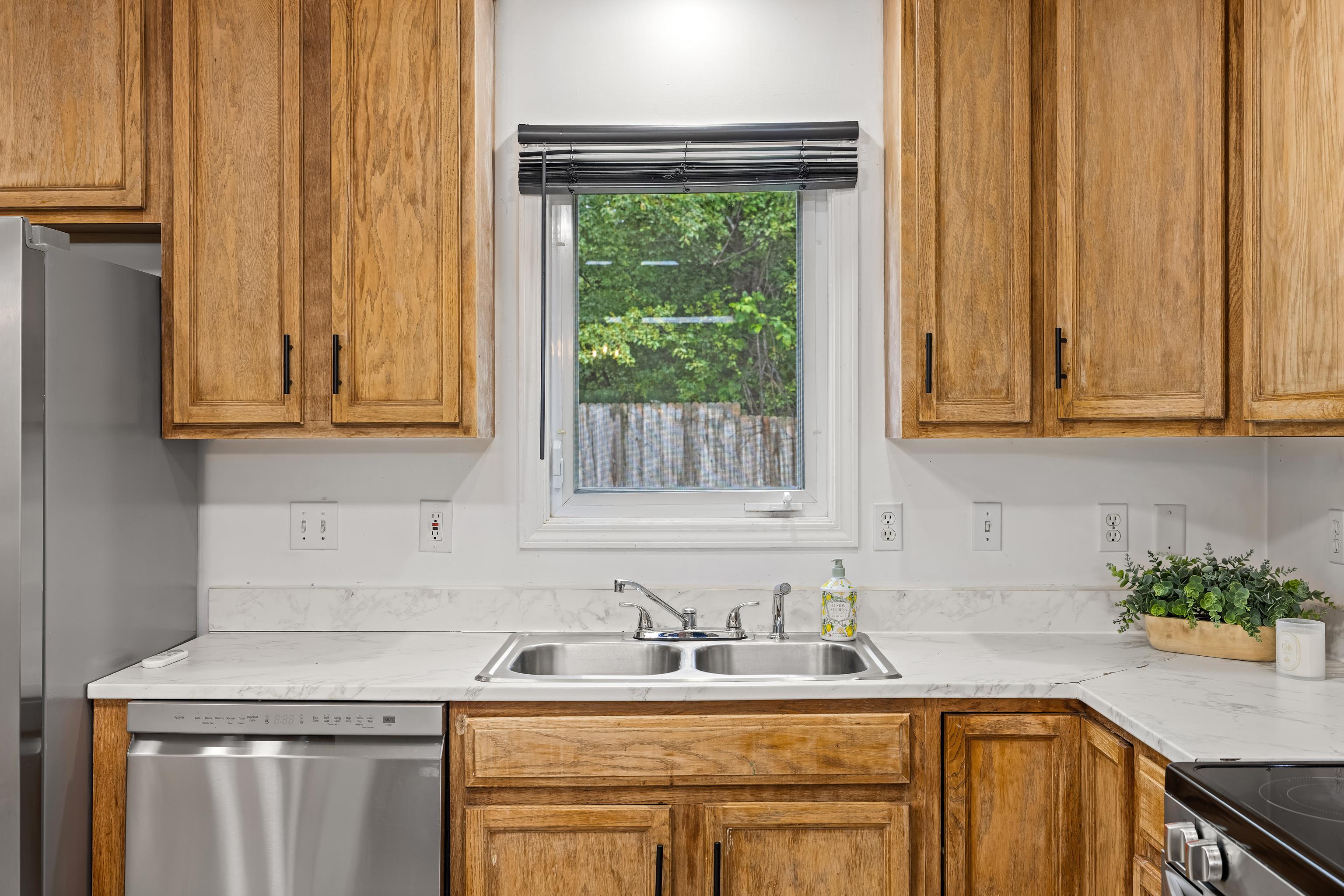 2425 OLD GREENVILLE RD, STAUNTON, Virginia 24401, 3 Bedrooms Bedrooms, ,2 BathroomsBathrooms,Residential,2425 OLD GREENVILLE RD,678837 MLS # 678837