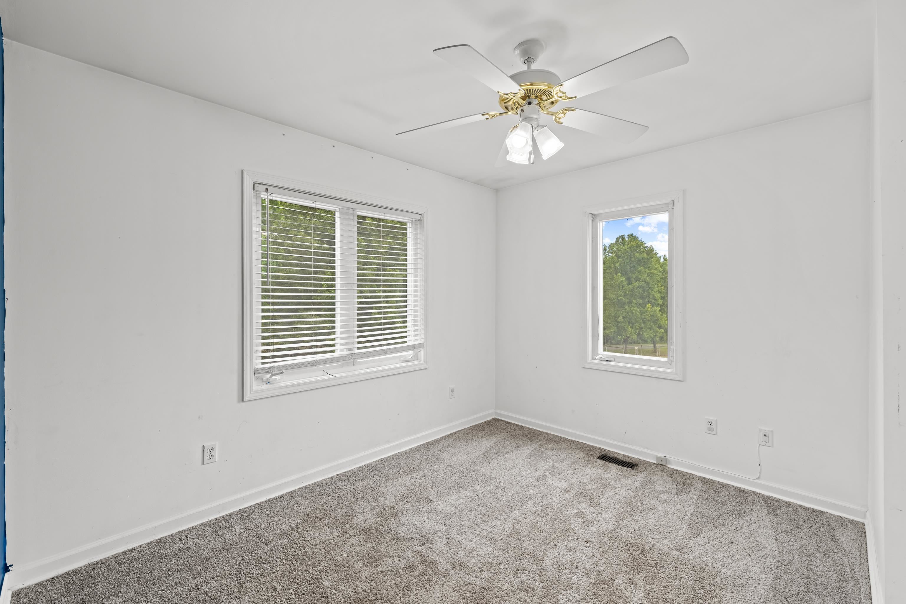 2425 OLD GREENVILLE RD, STAUNTON, Virginia 24401, 3 Bedrooms Bedrooms, ,2 BathroomsBathrooms,Residential,2425 OLD GREENVILLE RD,678837 MLS # 678837