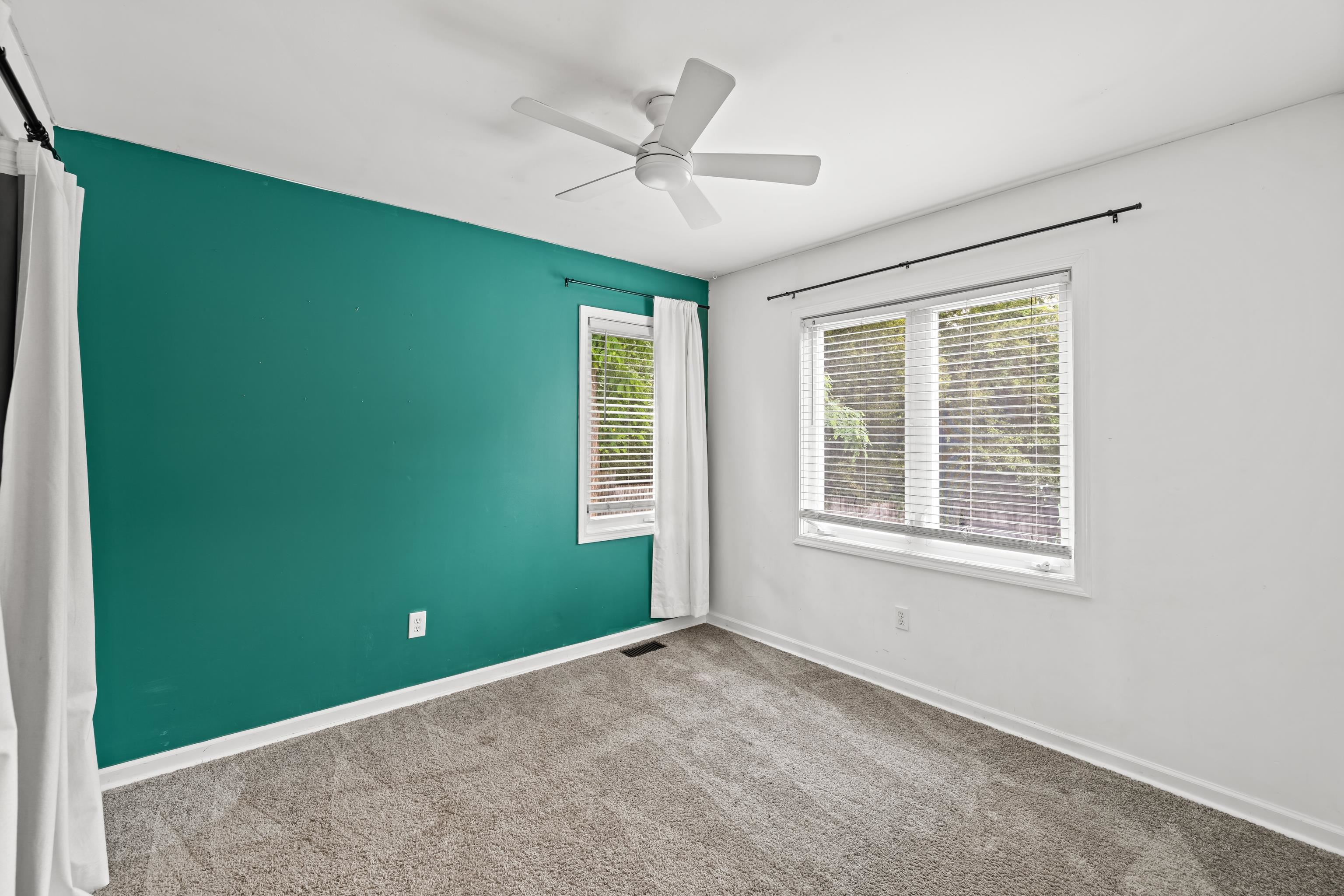 2425 OLD GREENVILLE RD, STAUNTON, Virginia 24401, 3 Bedrooms Bedrooms, ,2 BathroomsBathrooms,Residential,2425 OLD GREENVILLE RD,678837 MLS # 678837