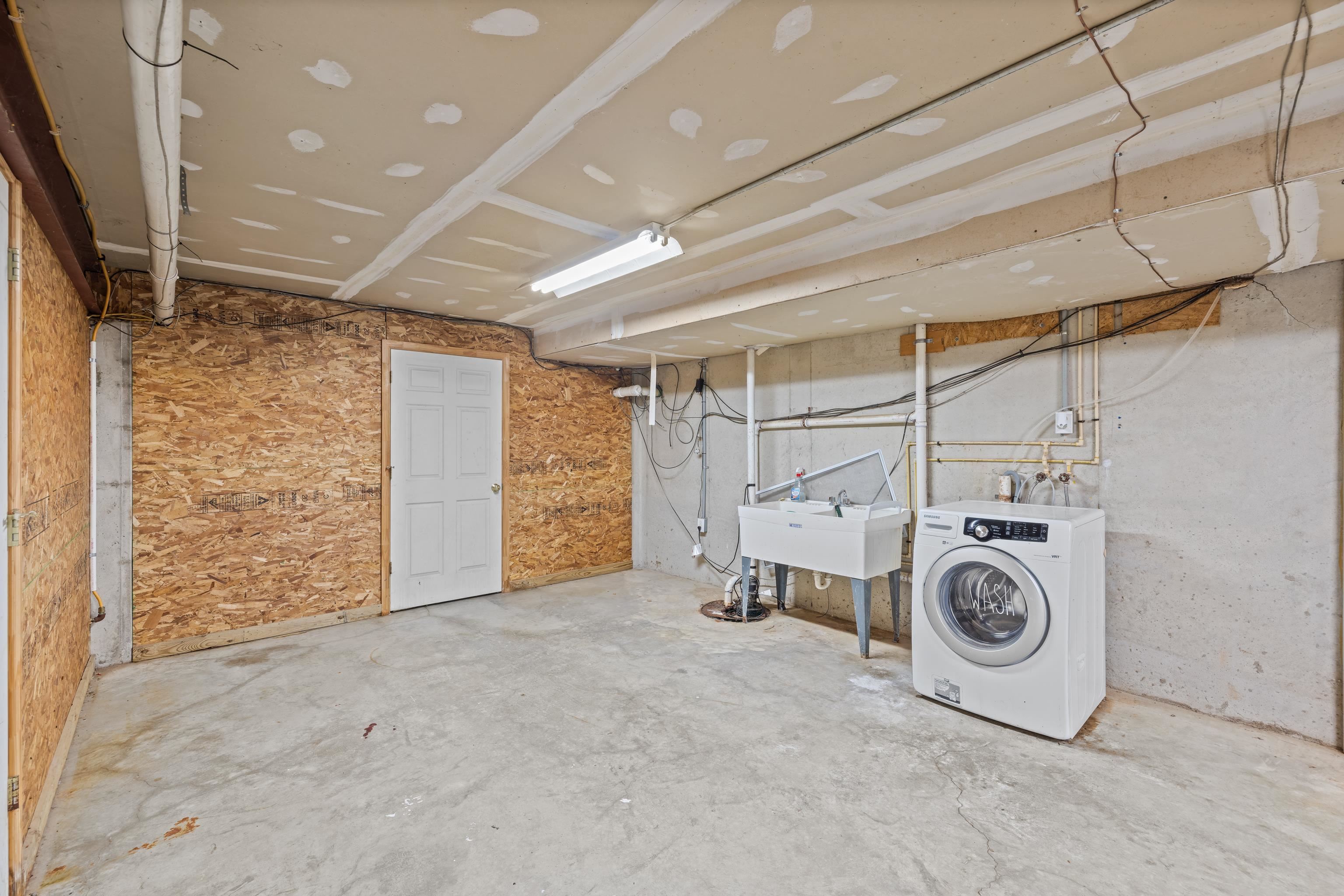 2425 OLD GREENVILLE RD, STAUNTON, Virginia 24401, 3 Bedrooms Bedrooms, ,2 BathroomsBathrooms,Residential,2425 OLD GREENVILLE RD,678837 MLS # 678837
