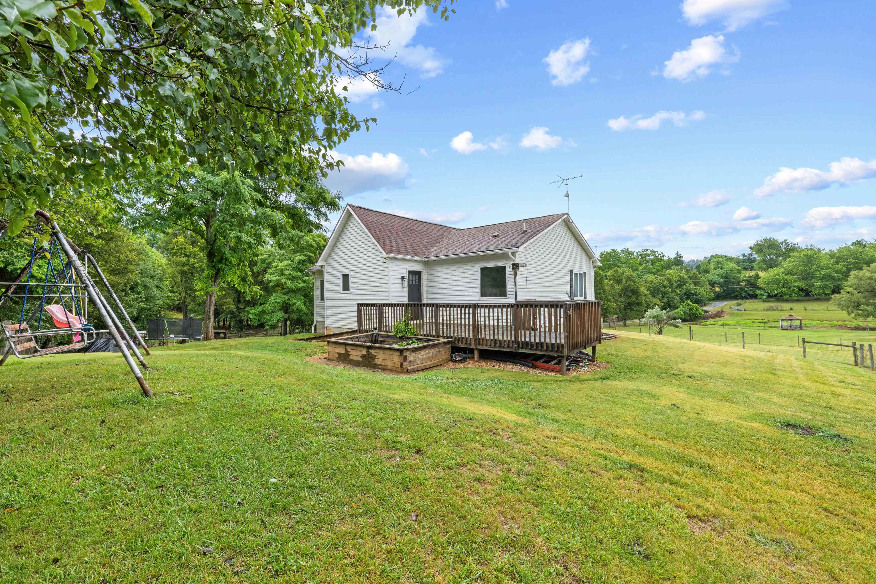 2425 OLD GREENVILLE RD, STAUNTON, Virginia 24401, 3 Bedrooms Bedrooms, ,2 BathroomsBathrooms,Residential,2425 OLD GREENVILLE RD,678837 MLS # 678837