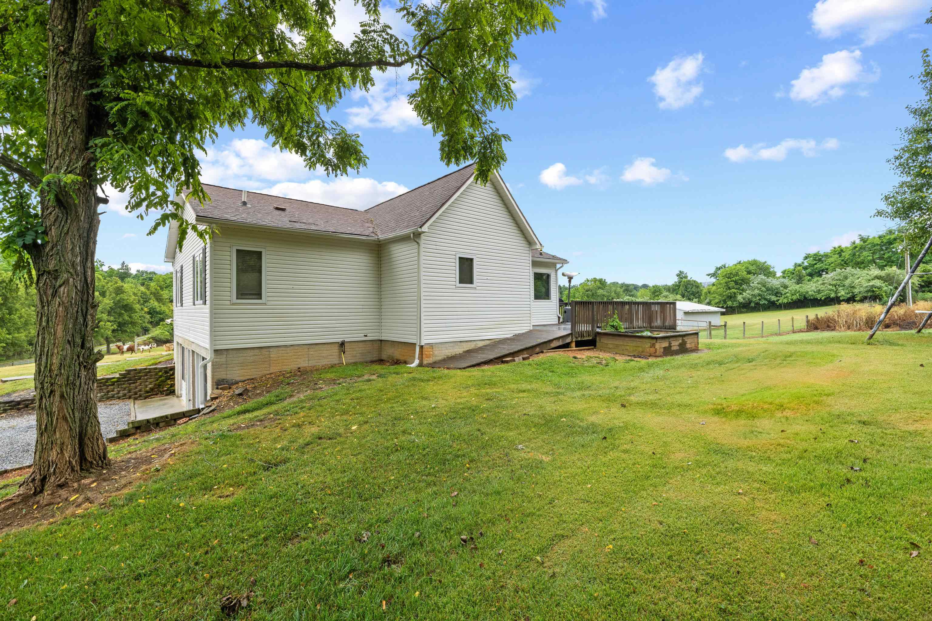 2425 OLD GREENVILLE RD, STAUNTON, Virginia 24401, 3 Bedrooms Bedrooms, ,2 BathroomsBathrooms,Residential,2425 OLD GREENVILLE RD,678837 MLS # 678837