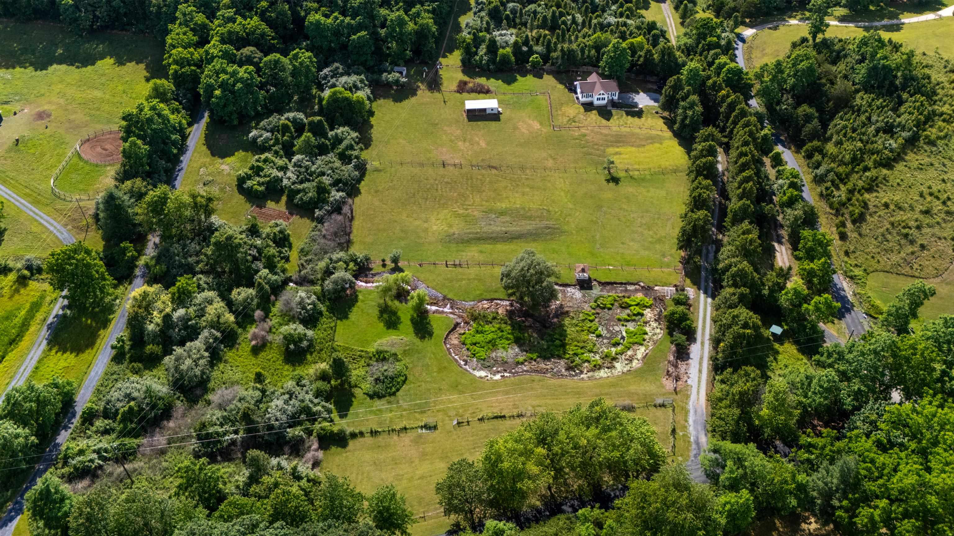 2425 OLD GREENVILLE RD, STAUNTON, Virginia 24401, 3 Bedrooms Bedrooms, ,2 BathroomsBathrooms,Residential,2425 OLD GREENVILLE RD,678837 MLS # 678837