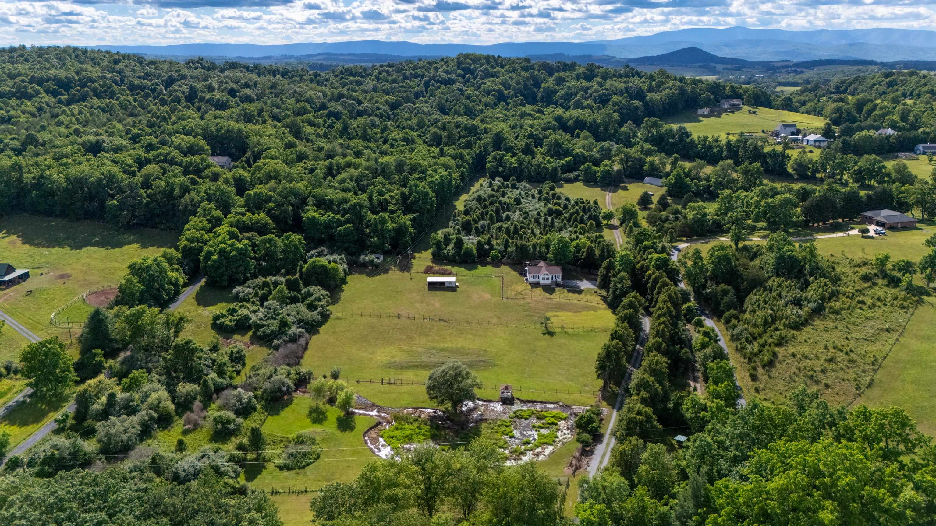 2425 OLD GREENVILLE RD, STAUNTON, Virginia 24401, 3 Bedrooms Bedrooms, ,2 BathroomsBathrooms,Residential,2425 OLD GREENVILLE RD,678837 MLS # 678837