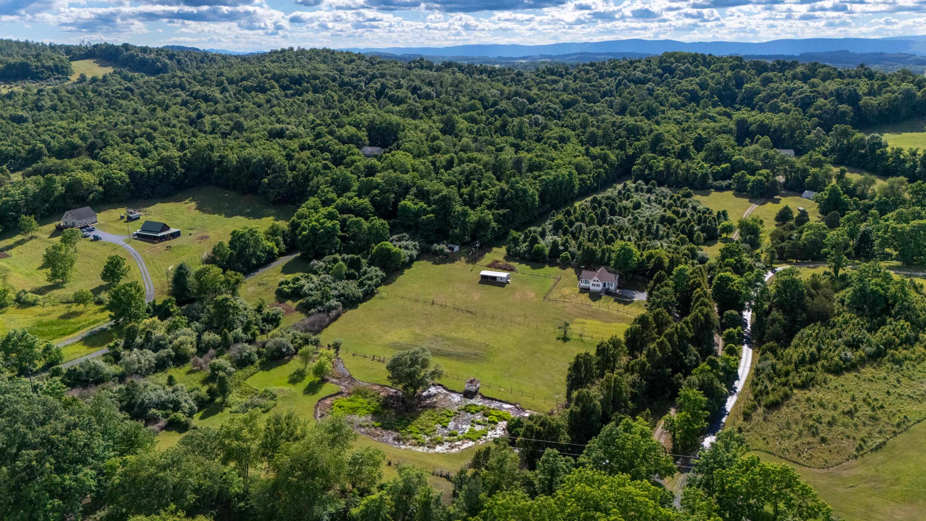2425 OLD GREENVILLE RD, STAUNTON, Virginia 24401, 3 Bedrooms Bedrooms, ,2 BathroomsBathrooms,Residential,2425 OLD GREENVILLE RD,678837 MLS # 678837