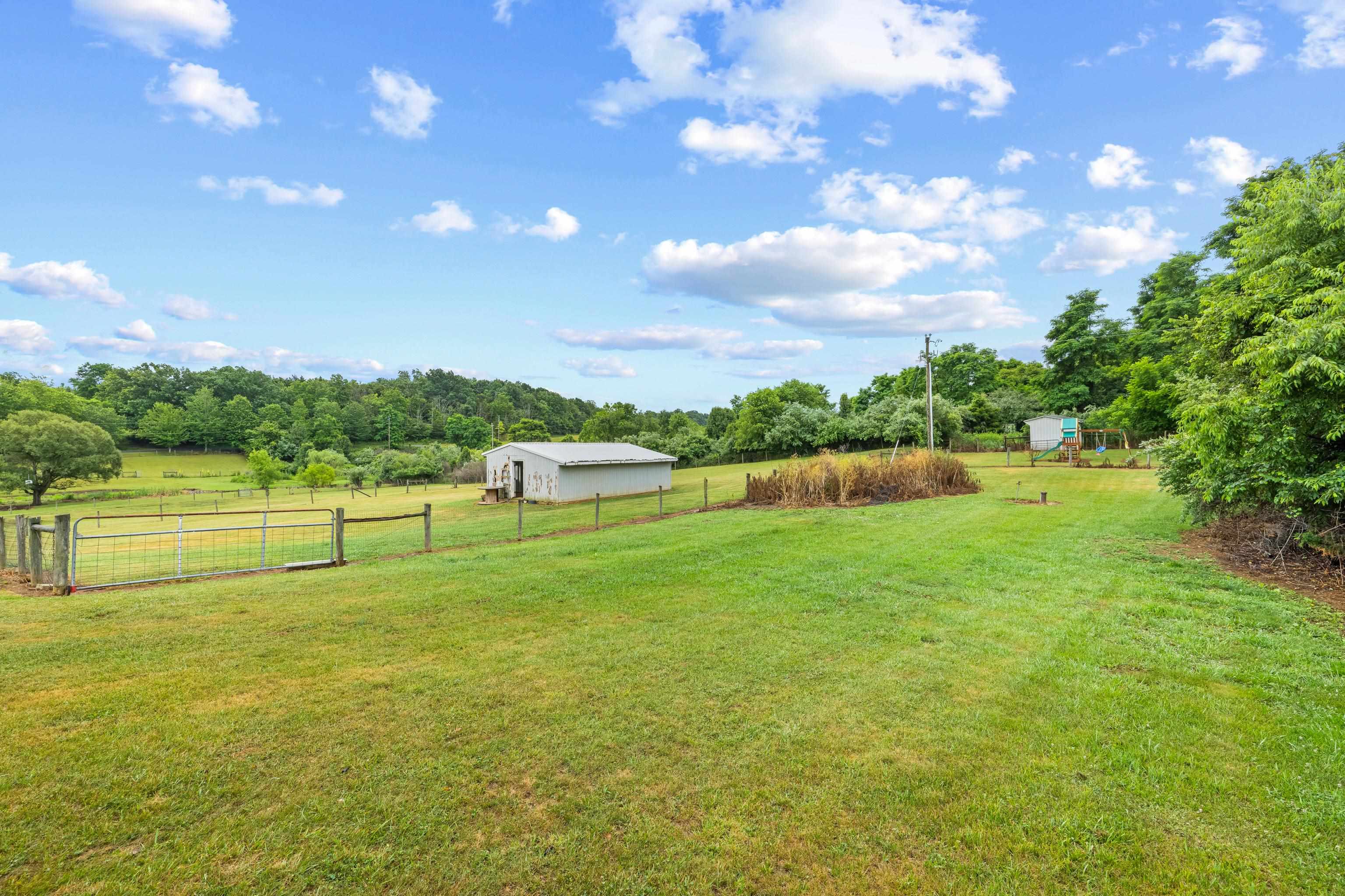 2425 OLD GREENVILLE RD, STAUNTON, Virginia 24401, 3 Bedrooms Bedrooms, ,2 BathroomsBathrooms,Residential,2425 OLD GREENVILLE RD,678837 MLS # 678837