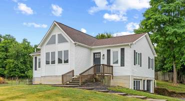 2425 OLD GREENVILLE RD, STAUNTON, Virginia 24401, 3 Bedrooms Bedrooms, ,2 BathroomsBathrooms,Residential,2425 OLD GREENVILLE RD,678837 MLS # 678837