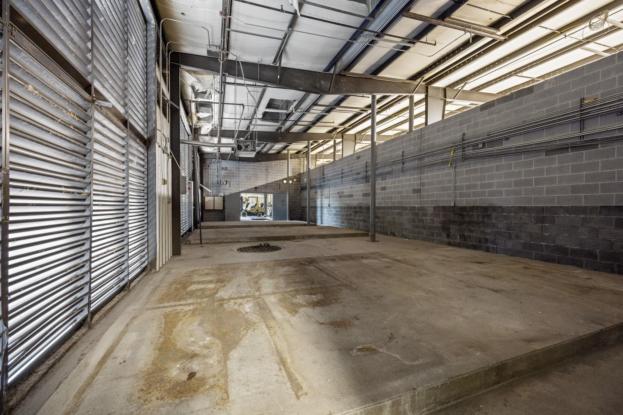 2000 S DELPHINE AVE, WAYNESBORO, Virginia 22980, ,Commercial,2000 S DELPHINE AVE,678869 MLS # 678869