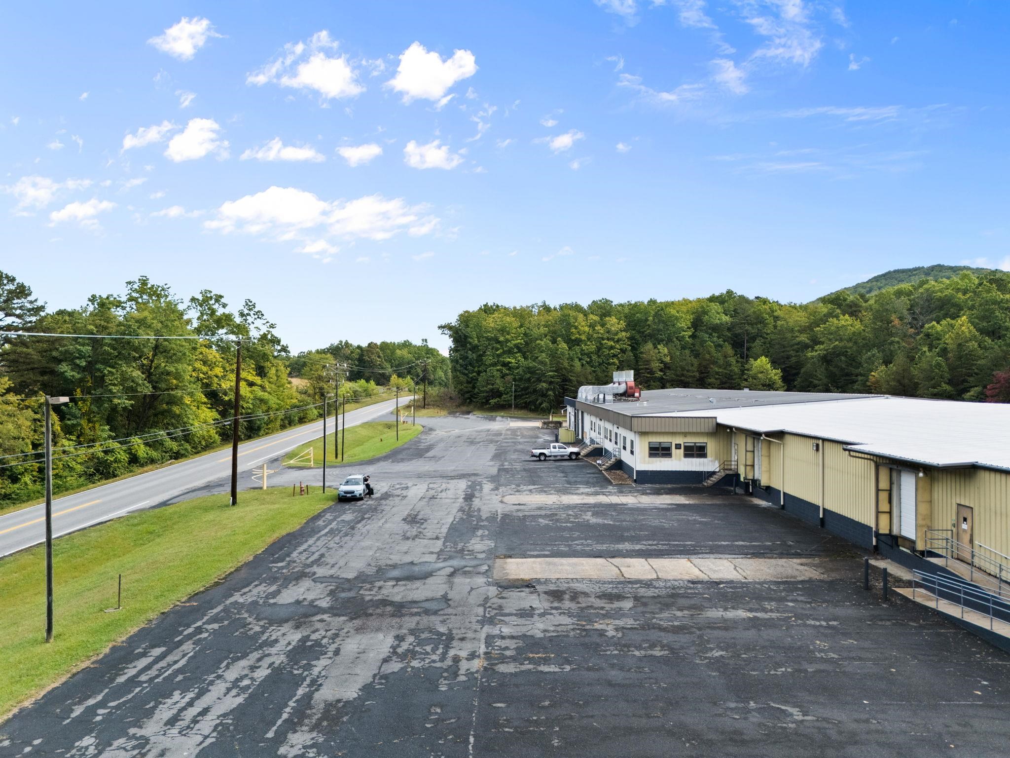 2000 S DELPHINE AVE, WAYNESBORO, Virginia 22980, ,Commercial,2000 S DELPHINE AVE,678869 MLS # 678869