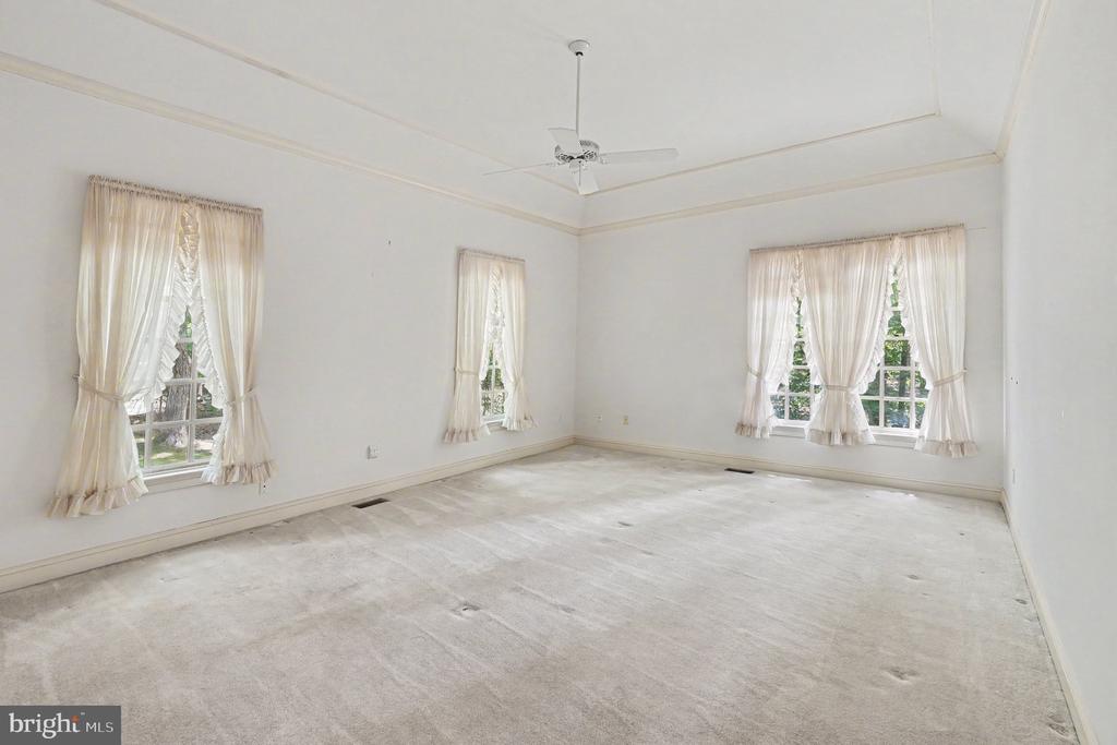 13517 5TH CORPS LN, FREDERICKSBURG, Virginia 22407, 4 Bedrooms Bedrooms, ,4 BathroomsBathrooms,Residential,13517 5TH CORPS LN,VASP2042614 MLS # VASP2042614