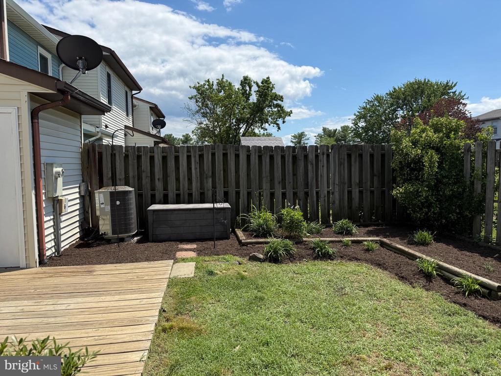 5124 PECAN DR, FREDERICKSBURG, Virginia 22407, 2 Bedrooms Bedrooms, ,1 BathroomBathrooms,Residential,BREEZEWOOD,5124 PECAN DR,VASP2042804 MLS # VASP2042804
