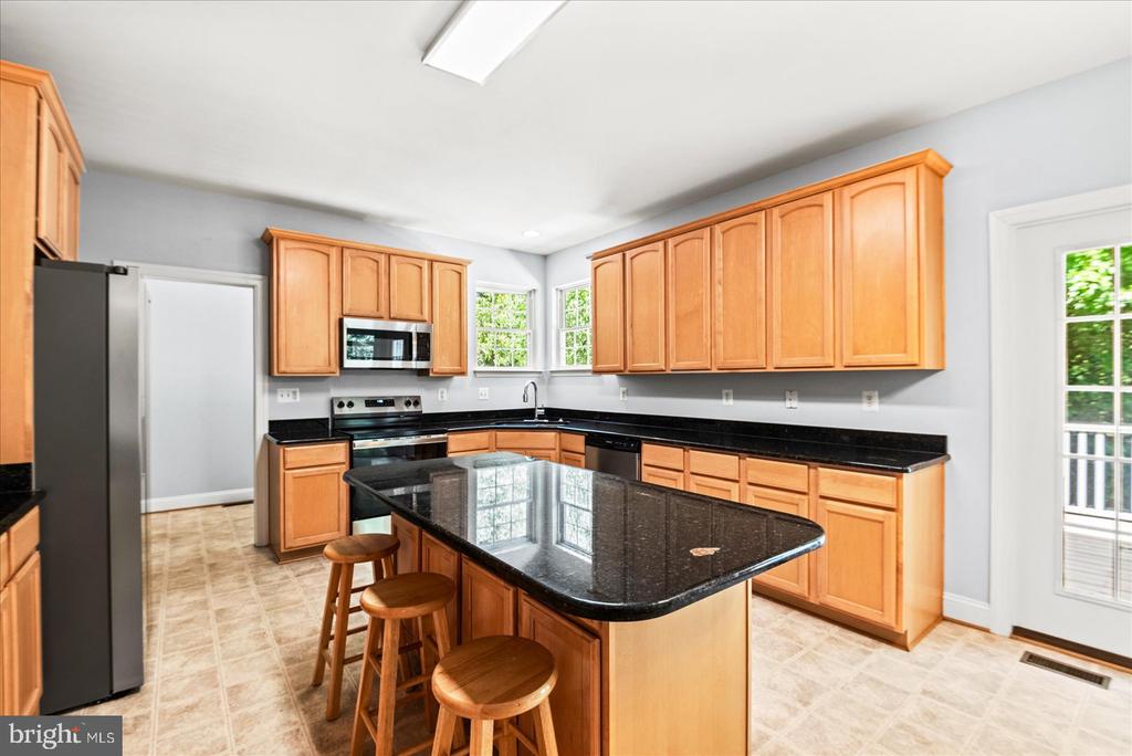 9912 HOLLAND MEADOWS CT, FREDERICKSBURG, Virginia 22408, 6 Bedrooms Bedrooms, ,4 BathroomsBathrooms,Residential,9912 HOLLAND MEADOWS CT,VASP2042824 MLS # VASP2042824