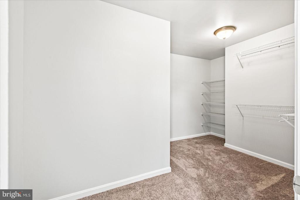 9912 HOLLAND MEADOWS CT, FREDERICKSBURG, Virginia 22408, 6 Bedrooms Bedrooms, ,4 BathroomsBathrooms,Residential,9912 HOLLAND MEADOWS CT,VASP2042824 MLS # VASP2042824